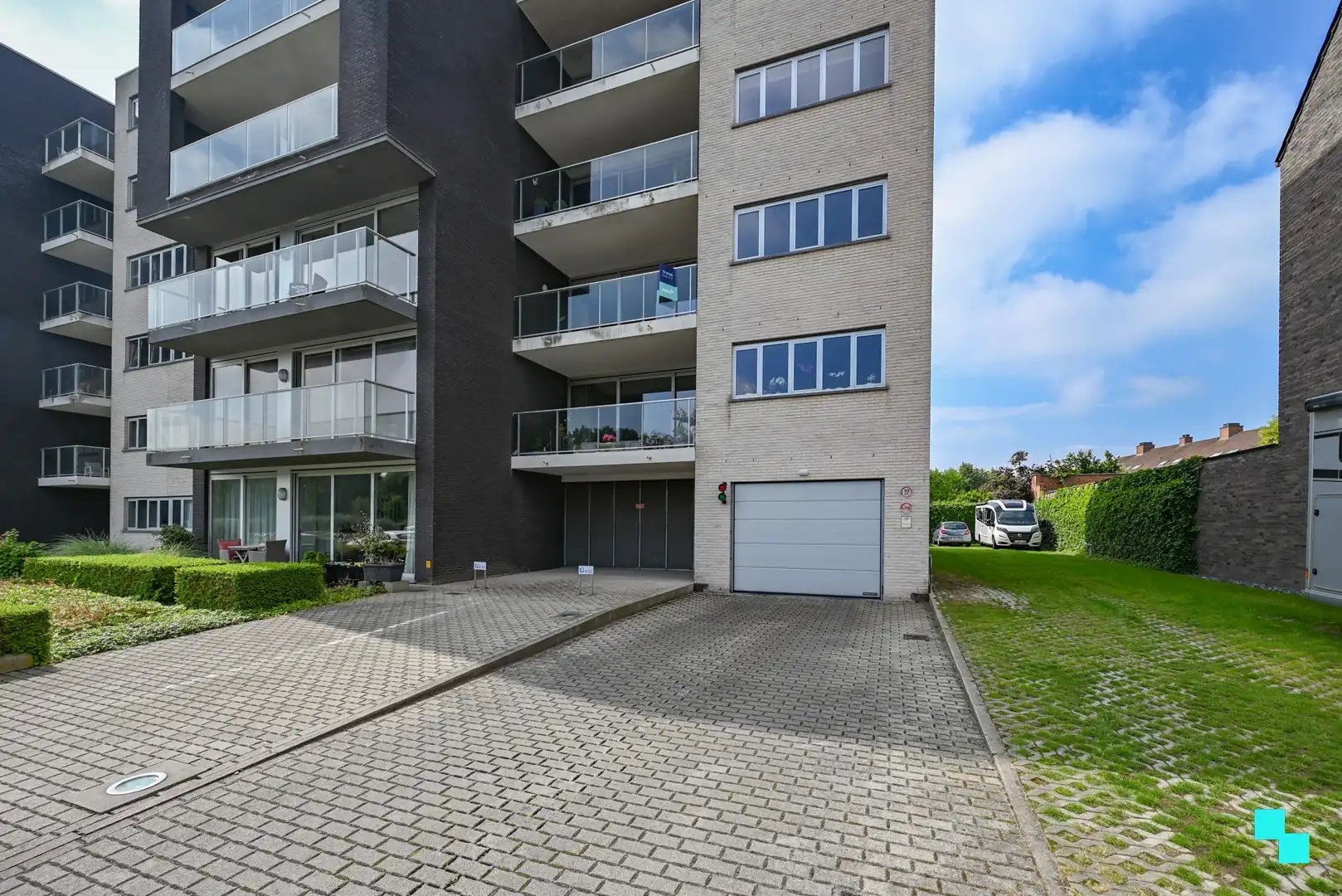 Riant 3-slaapkamerappartement met zicht op de vaart te Izegem foto 30