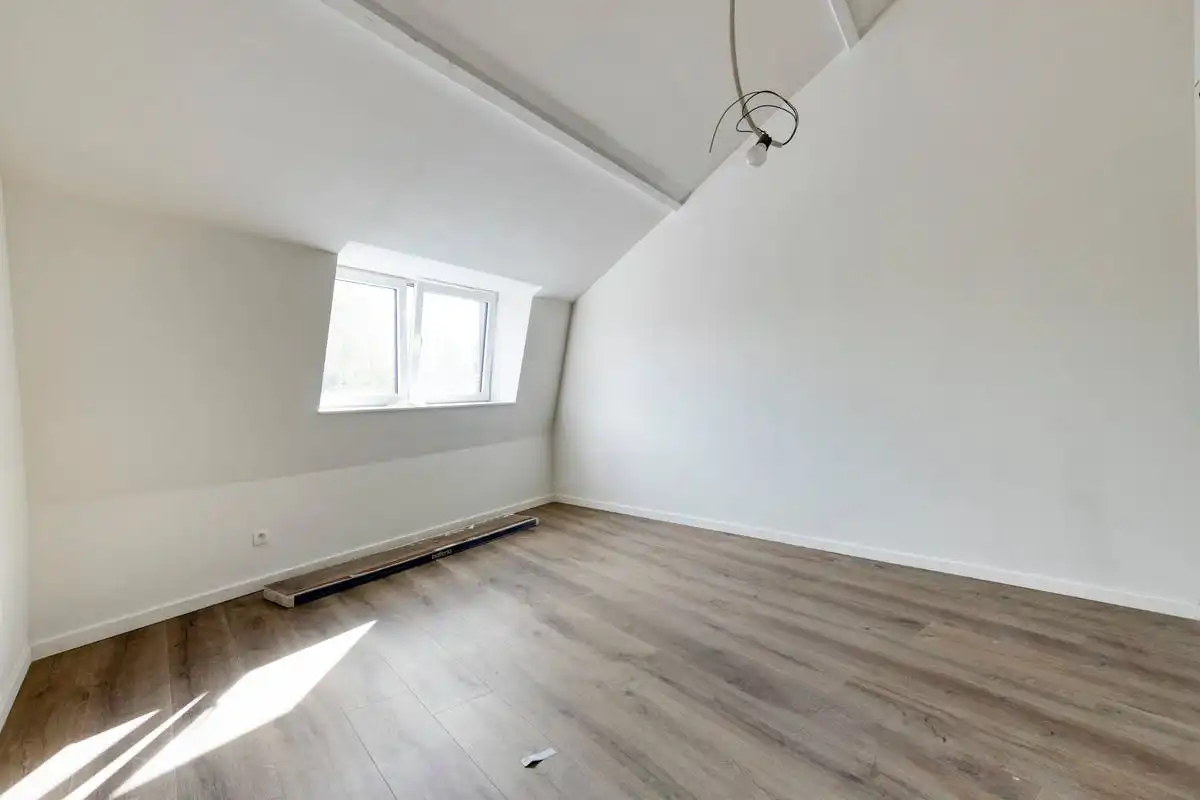 Instapklare totaalrenovatie met 3 slaapkamers in Kortrijk! foto 14