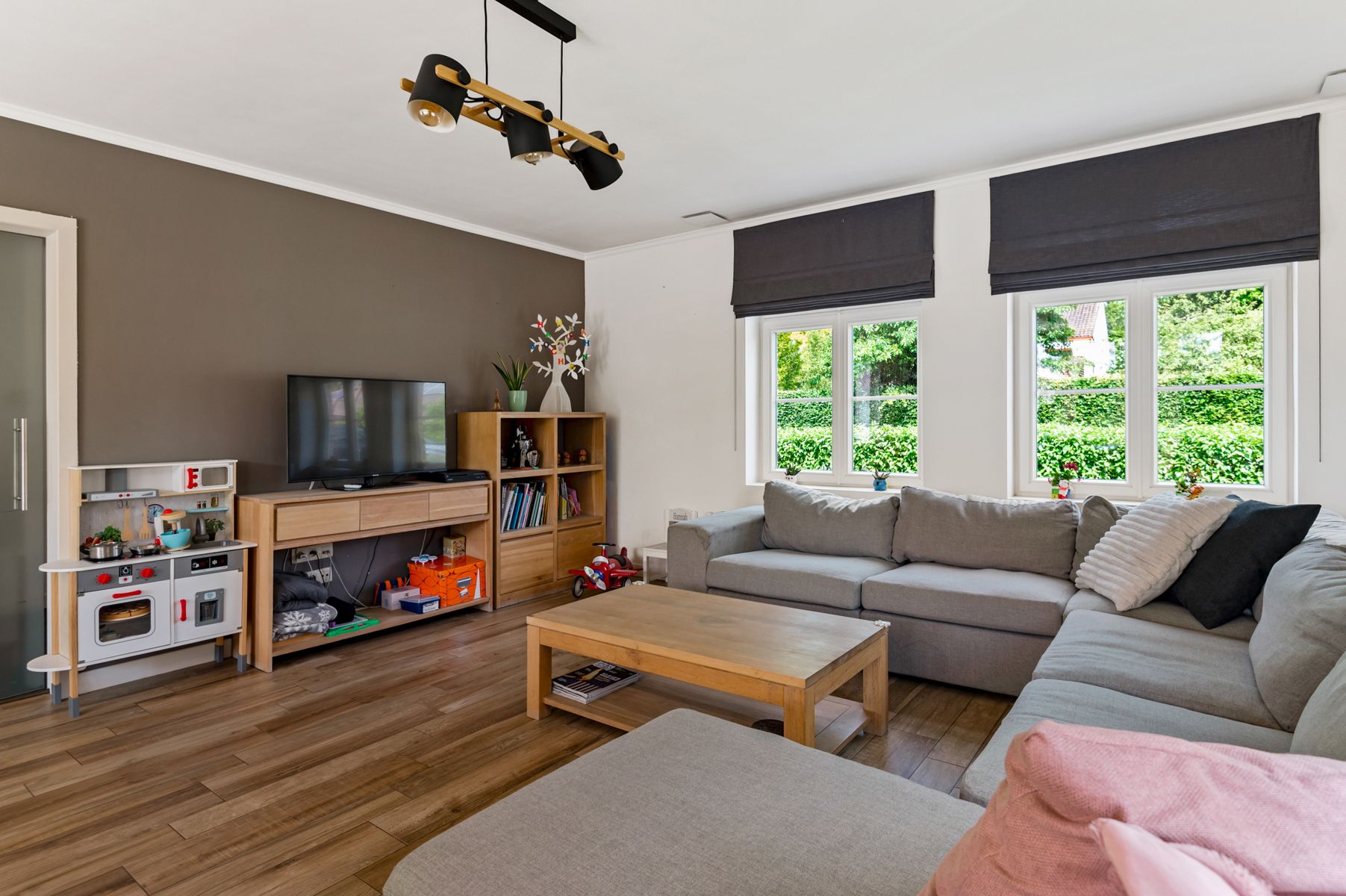 Recente villa met charme op ruime kavel foto 15