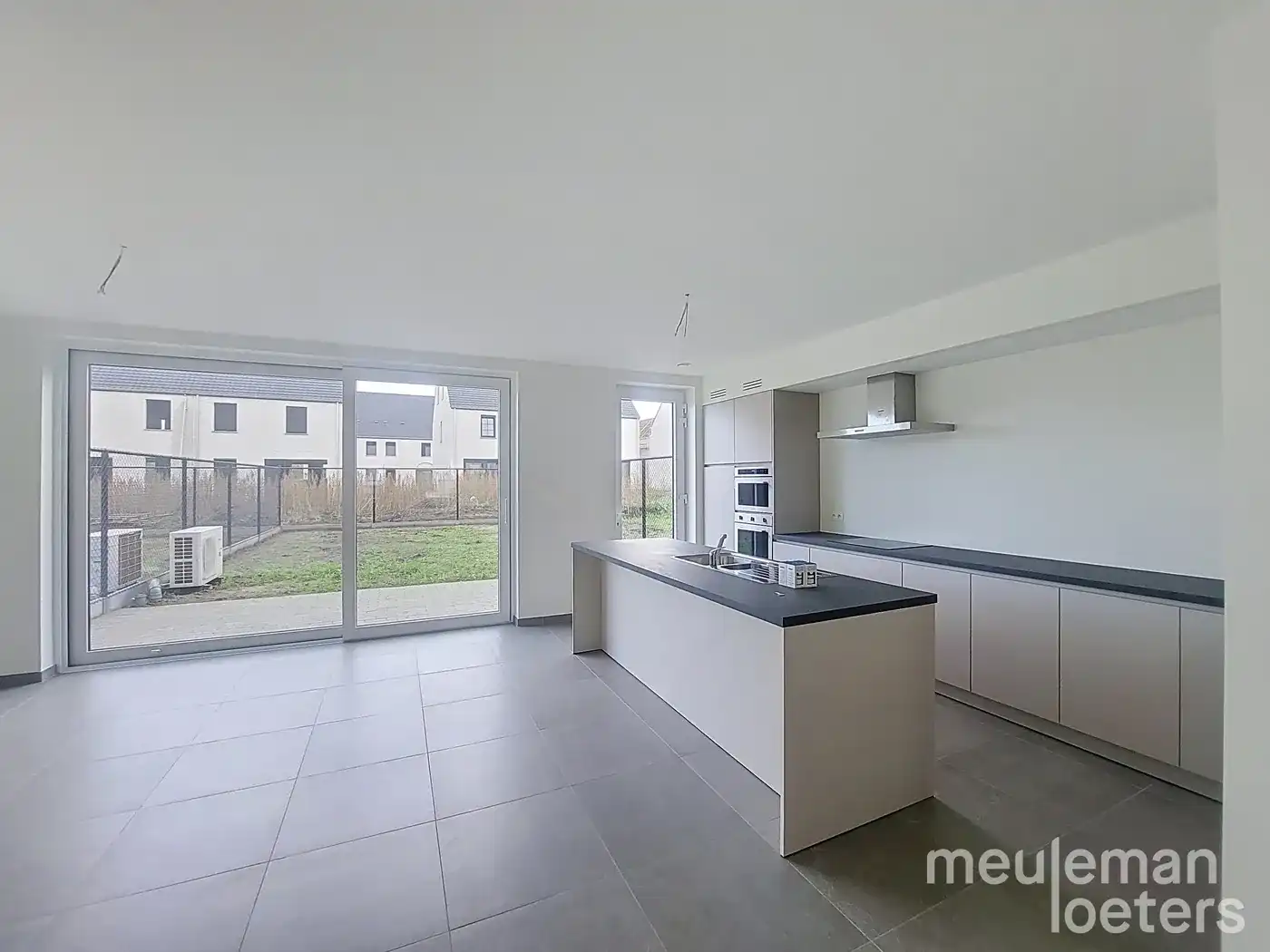 Nieuwbouwwoning met 4 slaapkamers foto 3
