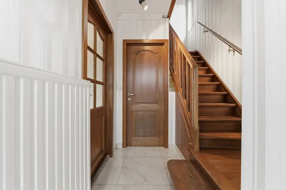 INSTAPKLARE WONING MET TWEE GARAGES IN TONGEREN foto 8