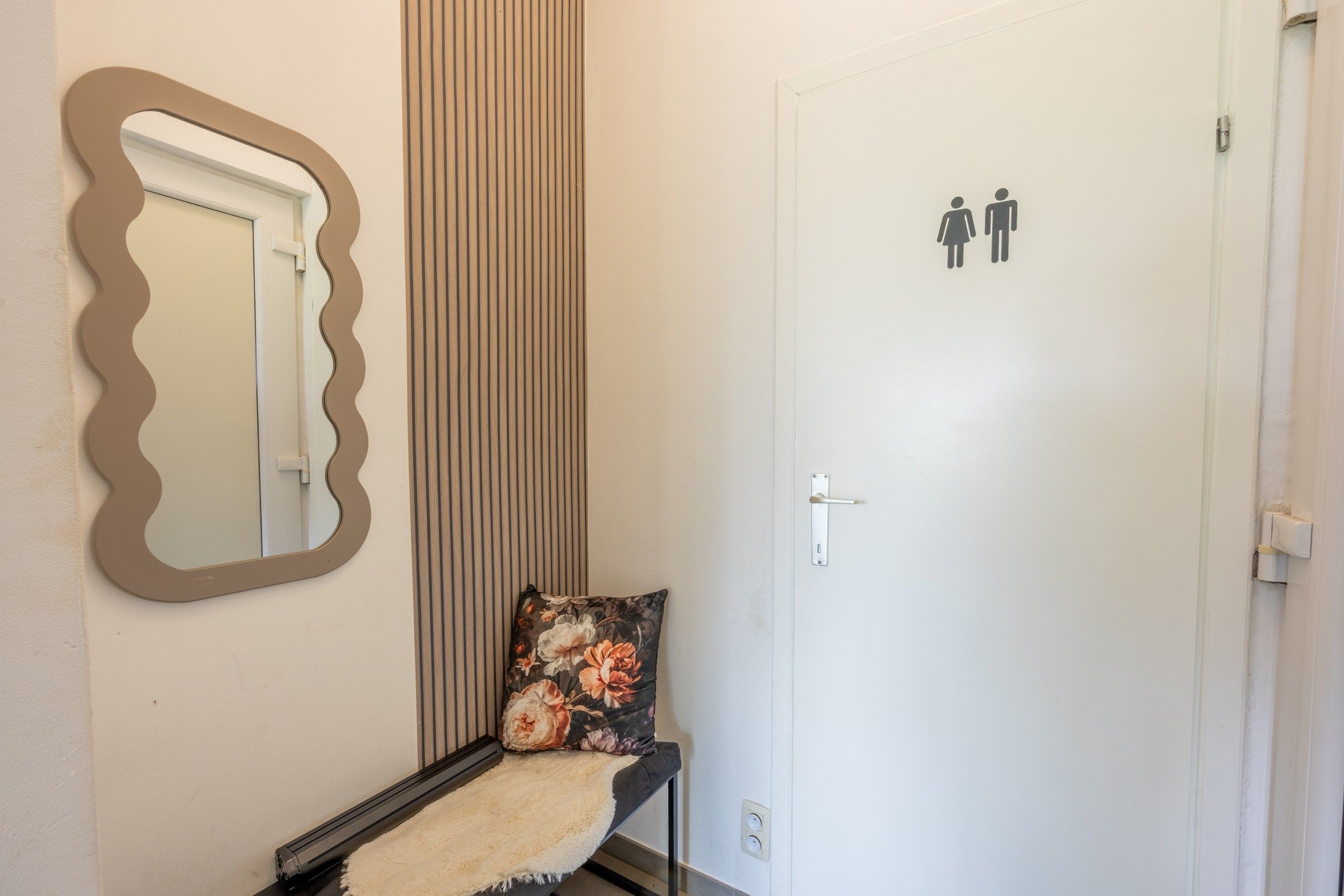 Instapklare halfopen woning met drie slaapkamers en tuin foto 6