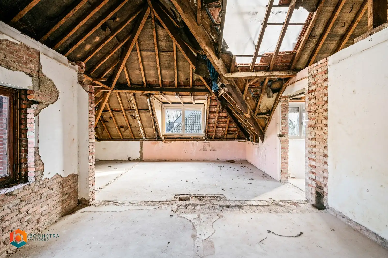 Verbouwproject met landelijk uitzicht op een perceel van 1.200m² foto 14