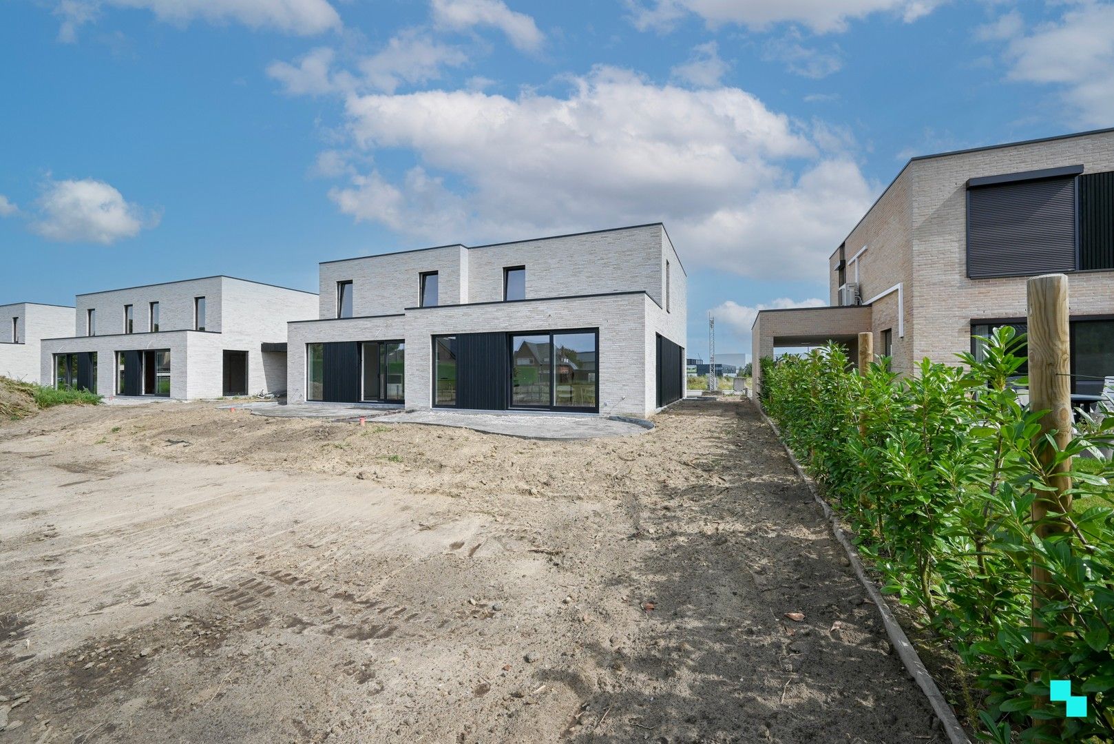 Halfopen nieuwbouwwoning in Wielsbeke foto {{pictureIndex}}