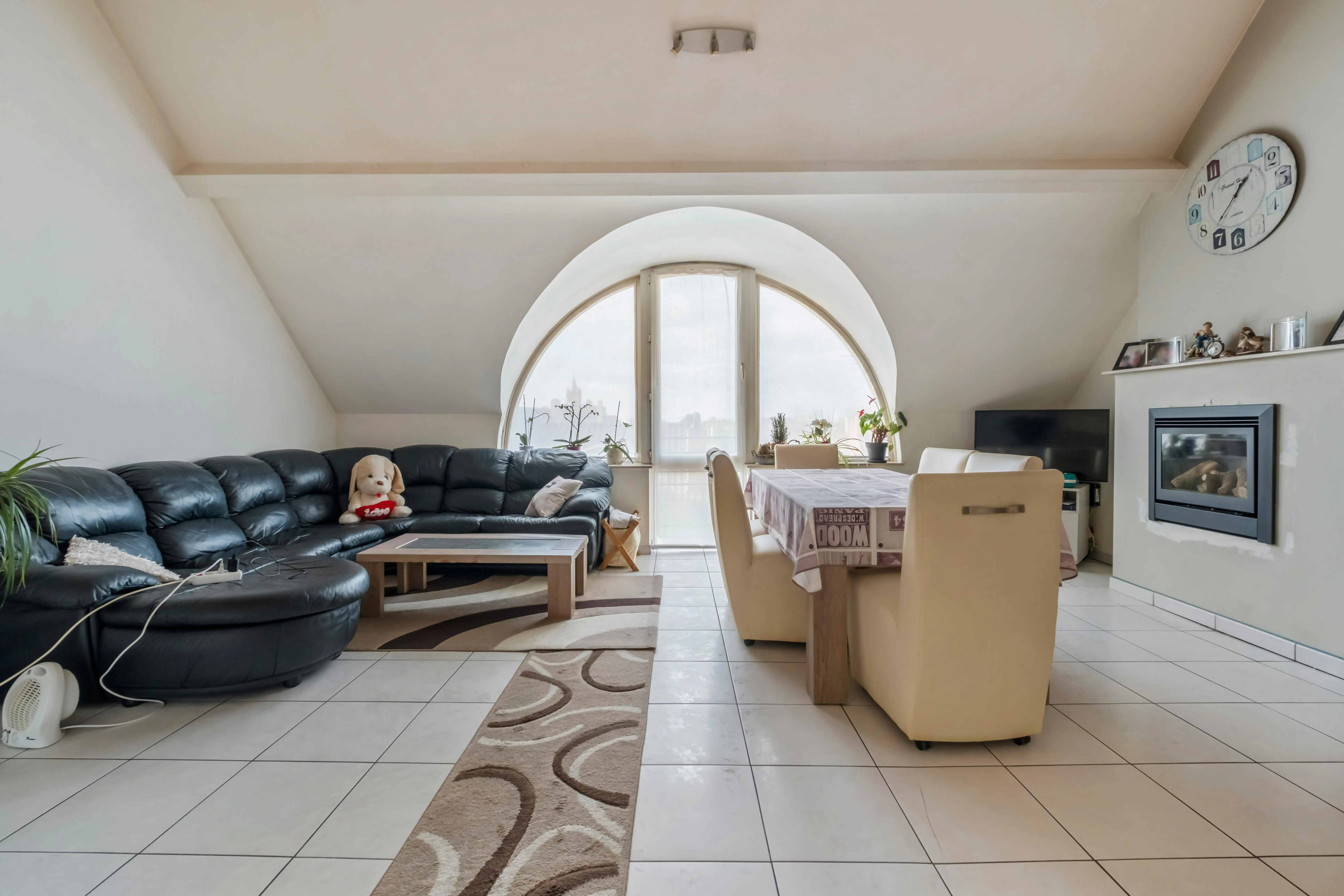 Appartement te koop op een centrale ligging in Izegem. foto {{pictureIndex}}