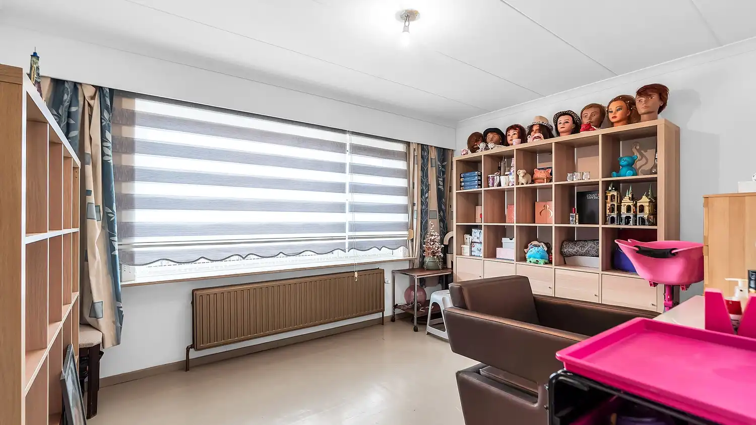 Ruime gezinswoning met 3 slaapkamers + bureel/slaapkamer en mogelijkheid tot extra slaapkamers op zolder foto 11