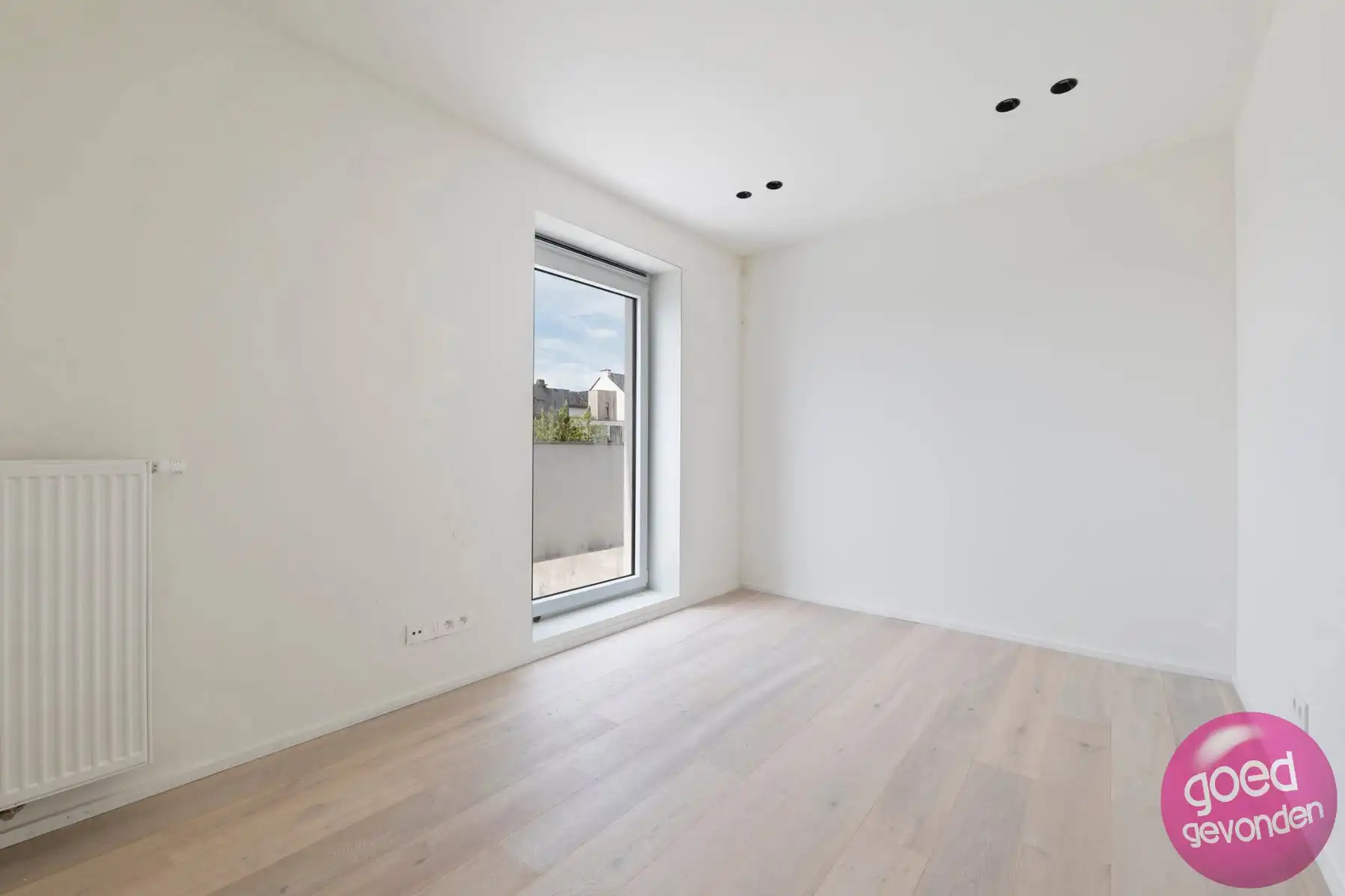 NIEUW APP - 1of2 SLK - TERRAS - KELDER - CENTRUM - GEEN BTW foto 17