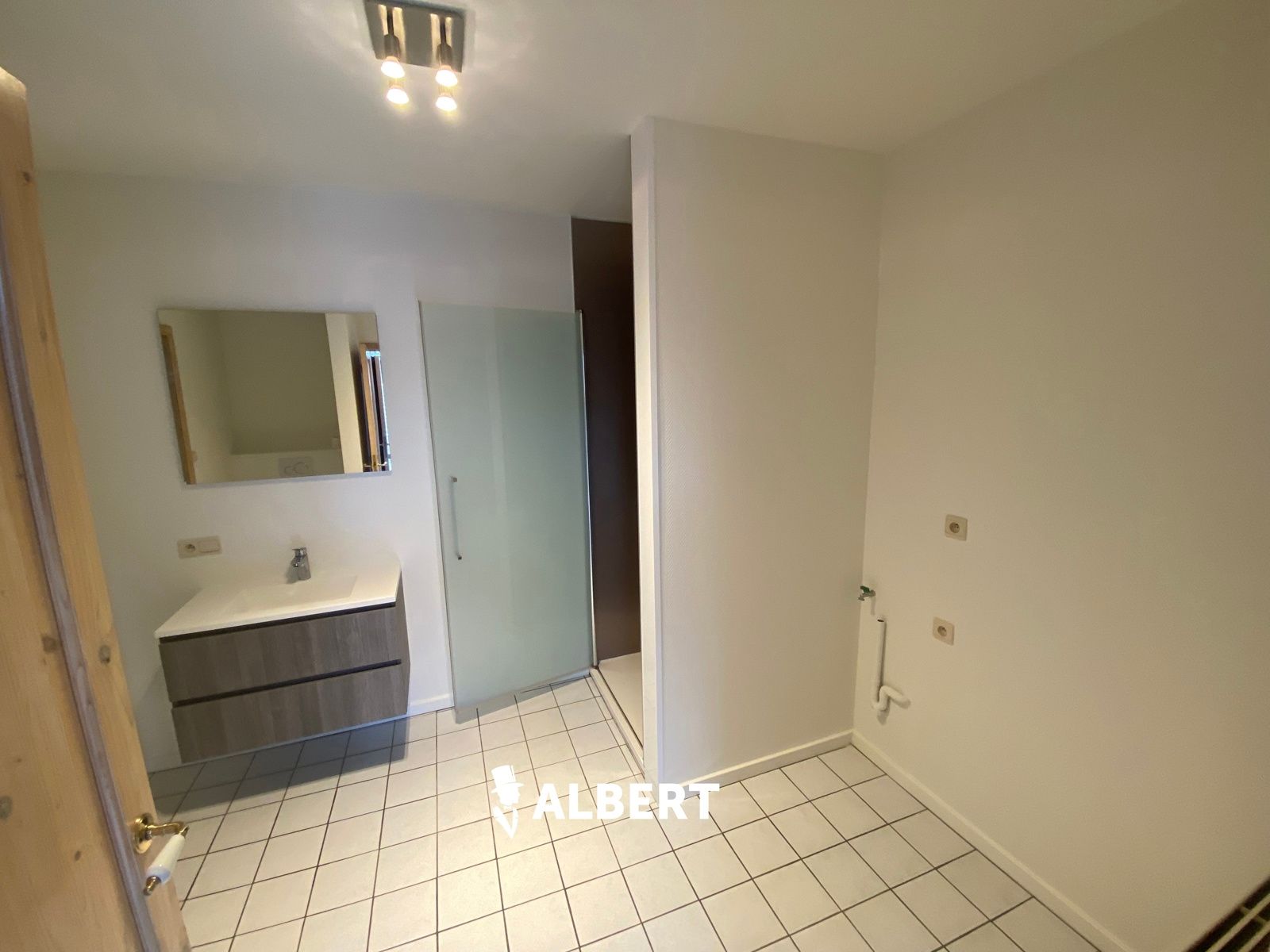 Gelijkvloers appartement met carport op perceel van 775m²! foto 11
