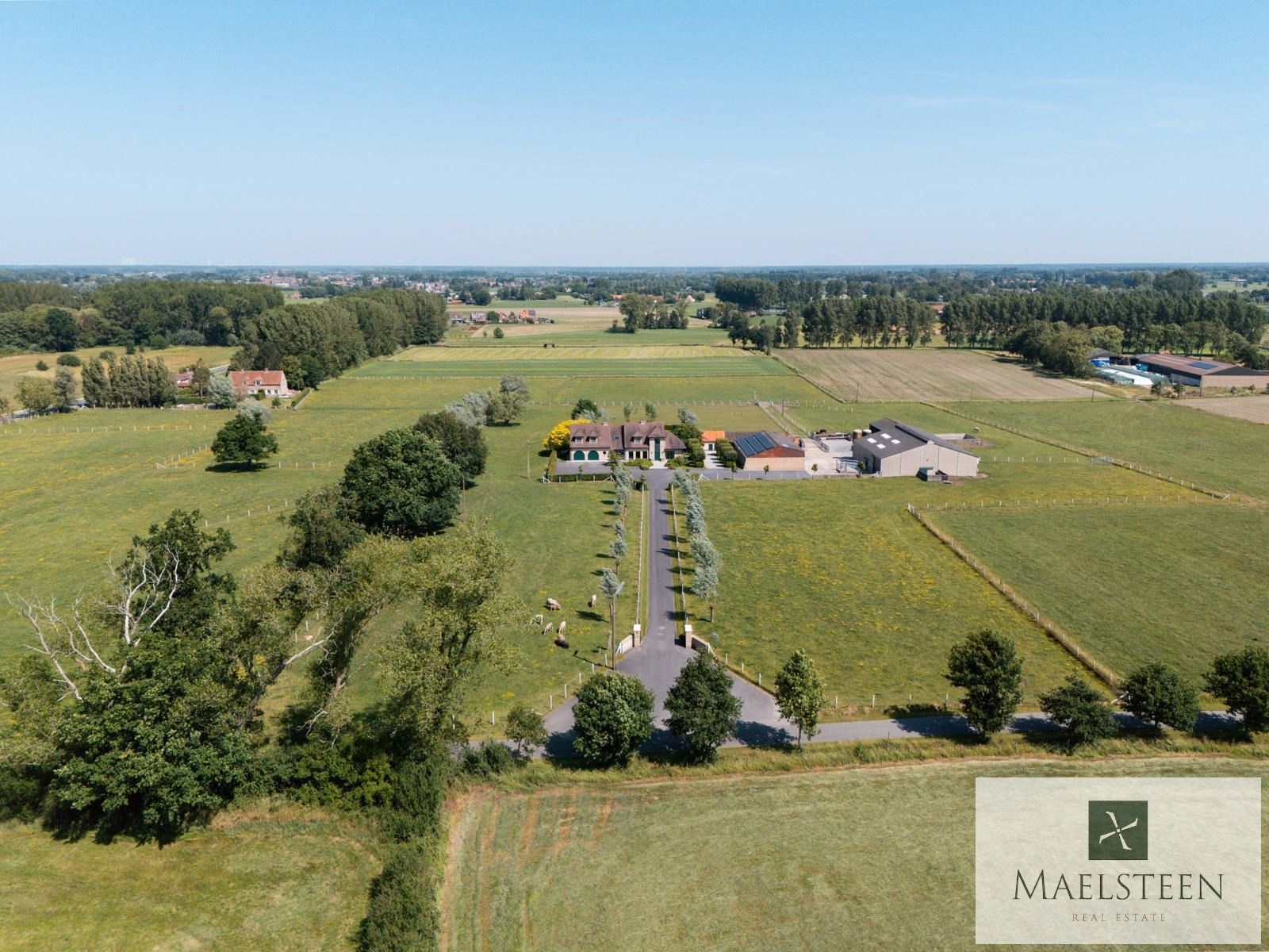 Boerderij met 7,8ha op de flank van Oedelem-berg  foto {{pictureIndex}}