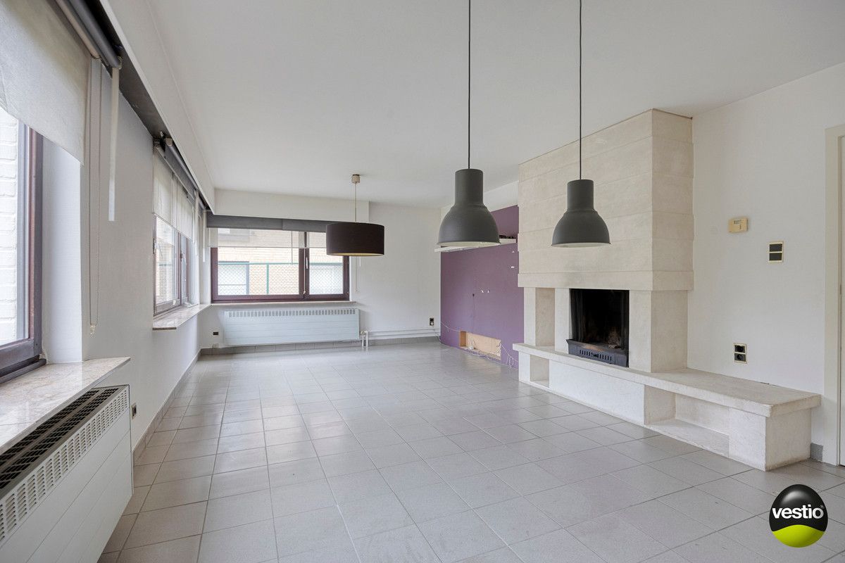 RUSTIG GELEGEN HALF VRIJSTAANDE WONING OP 4A5CA STADSRAND BILZEN. foto 2