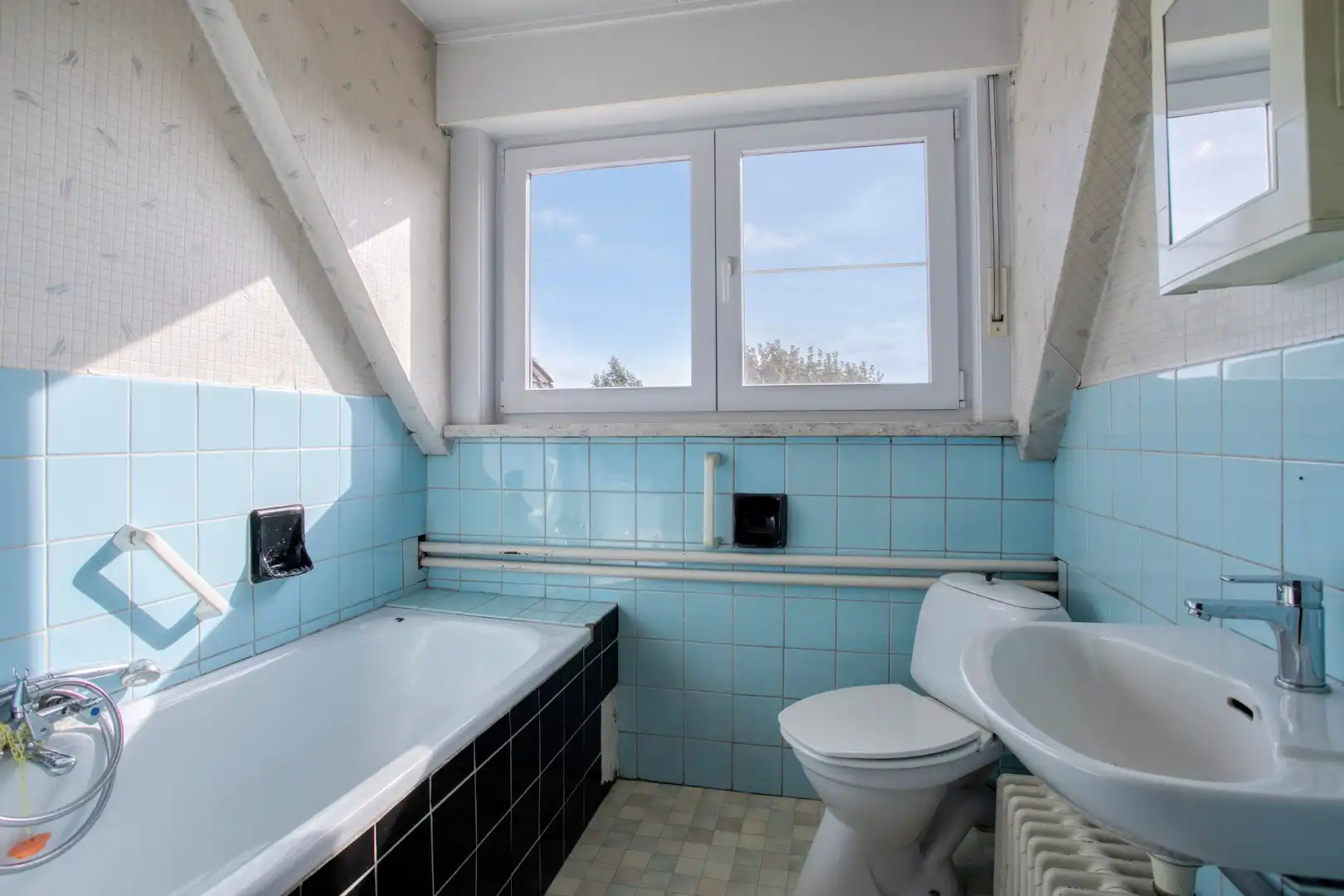 Open bebouwing met 4 slaapkamers en grote garage! foto 10