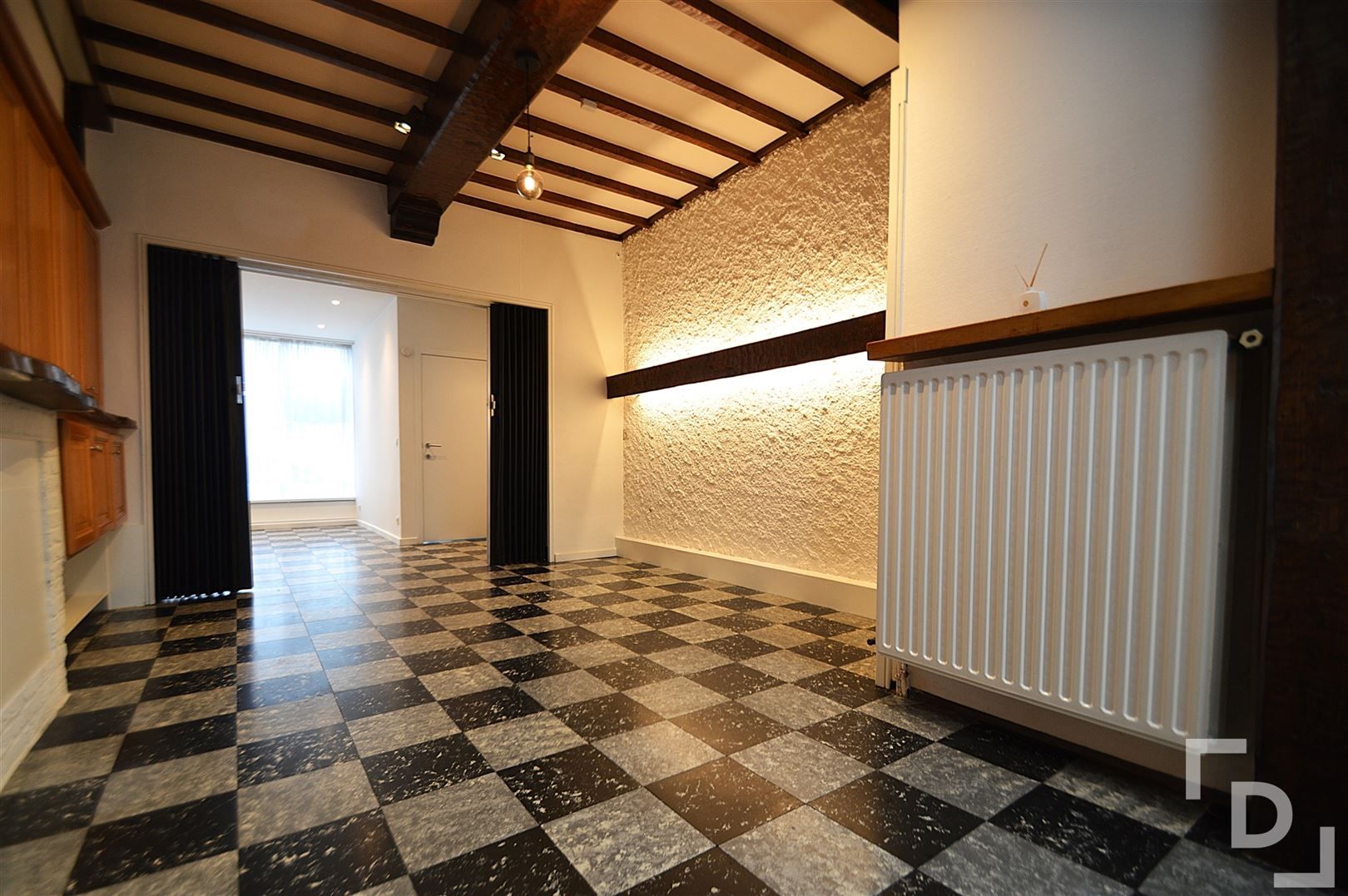 "Gerenoveerde stadswoning in het centrum van Poperinge" foto 2