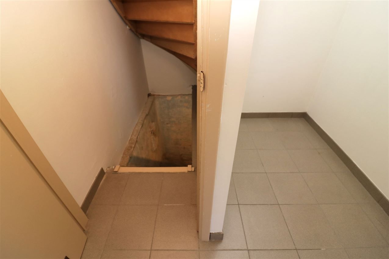 Woning met 2 slpk, terras, autostaanplaats onder de carport foto 11