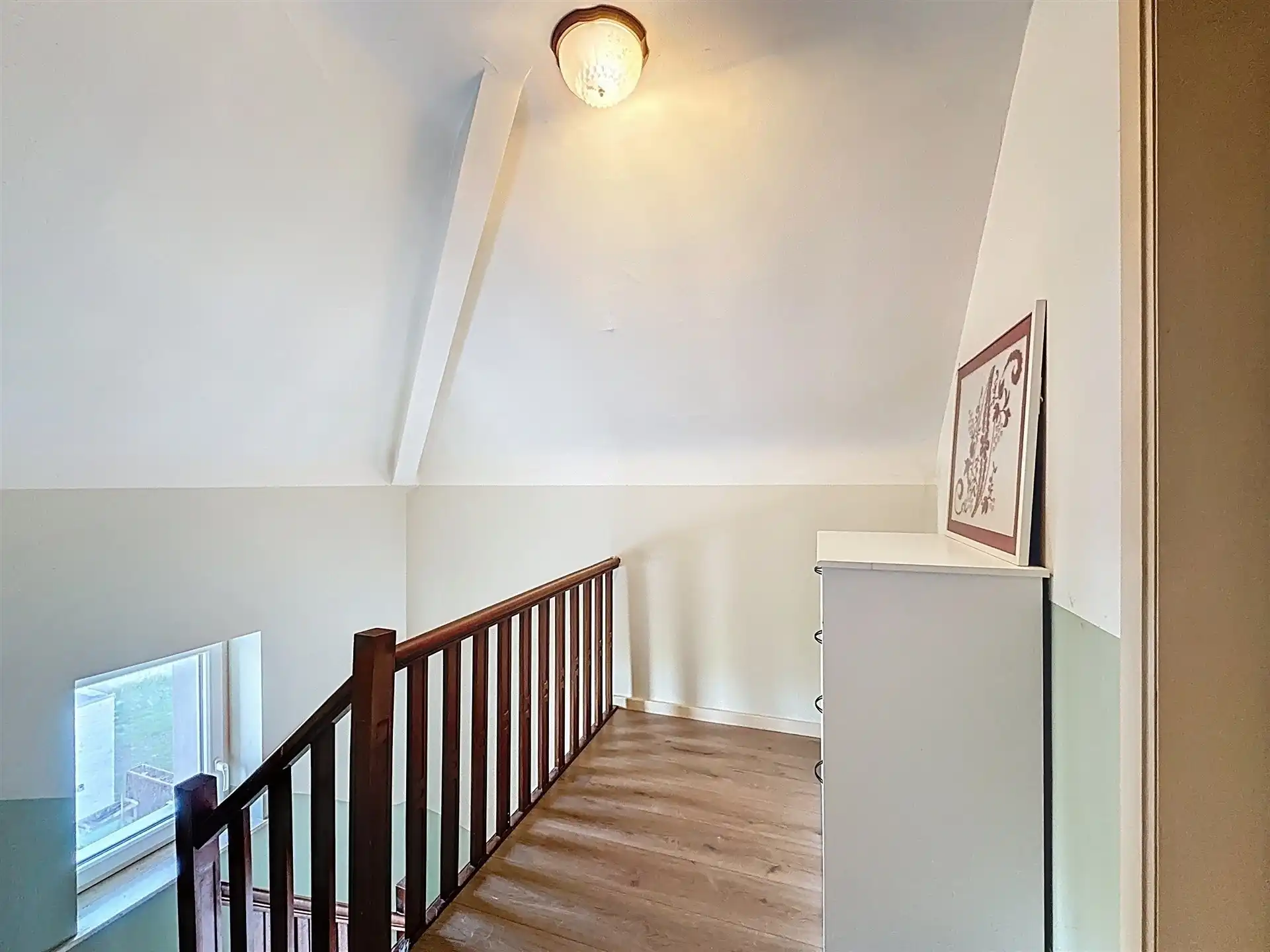 Half open bebouwing met 5 slaapkamers, garage en zicht op groen. foto 18