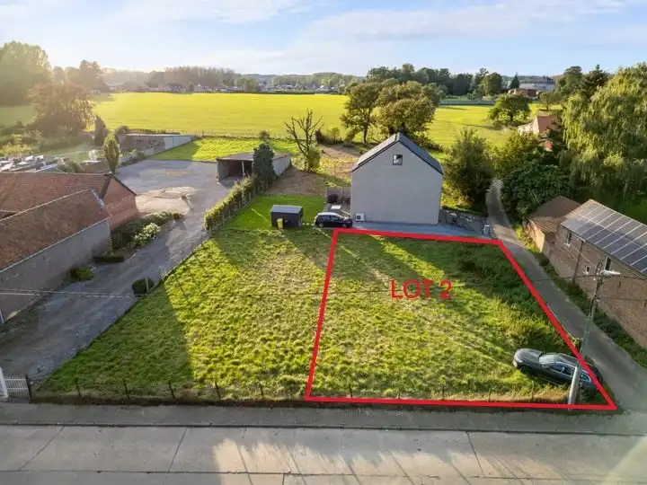 BOUWGROND VOOR OPEN  OF HALFOPEN BEBOUWING IN HET LANDELIJKE ZOUTLEEUW foto {{pictureIndex}}