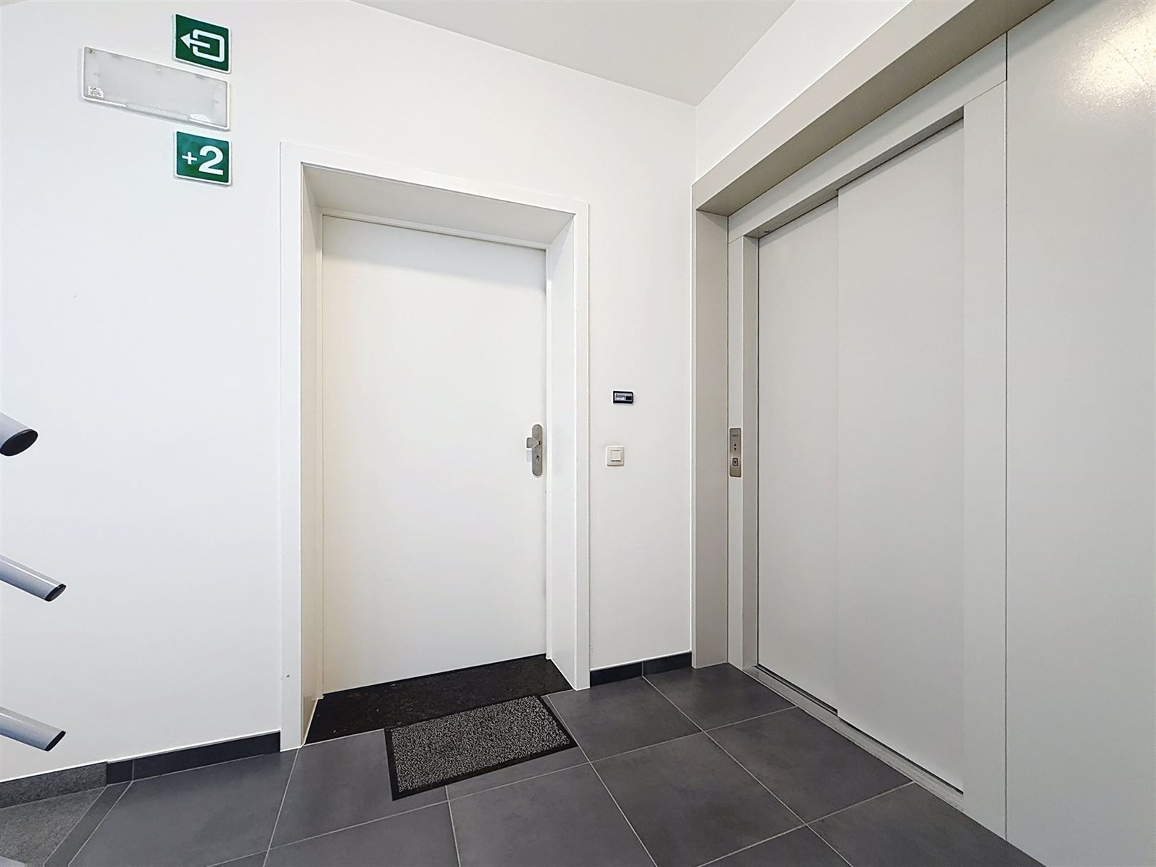 Mooi app, 3 slpks, terras, kelder en parking foto 6