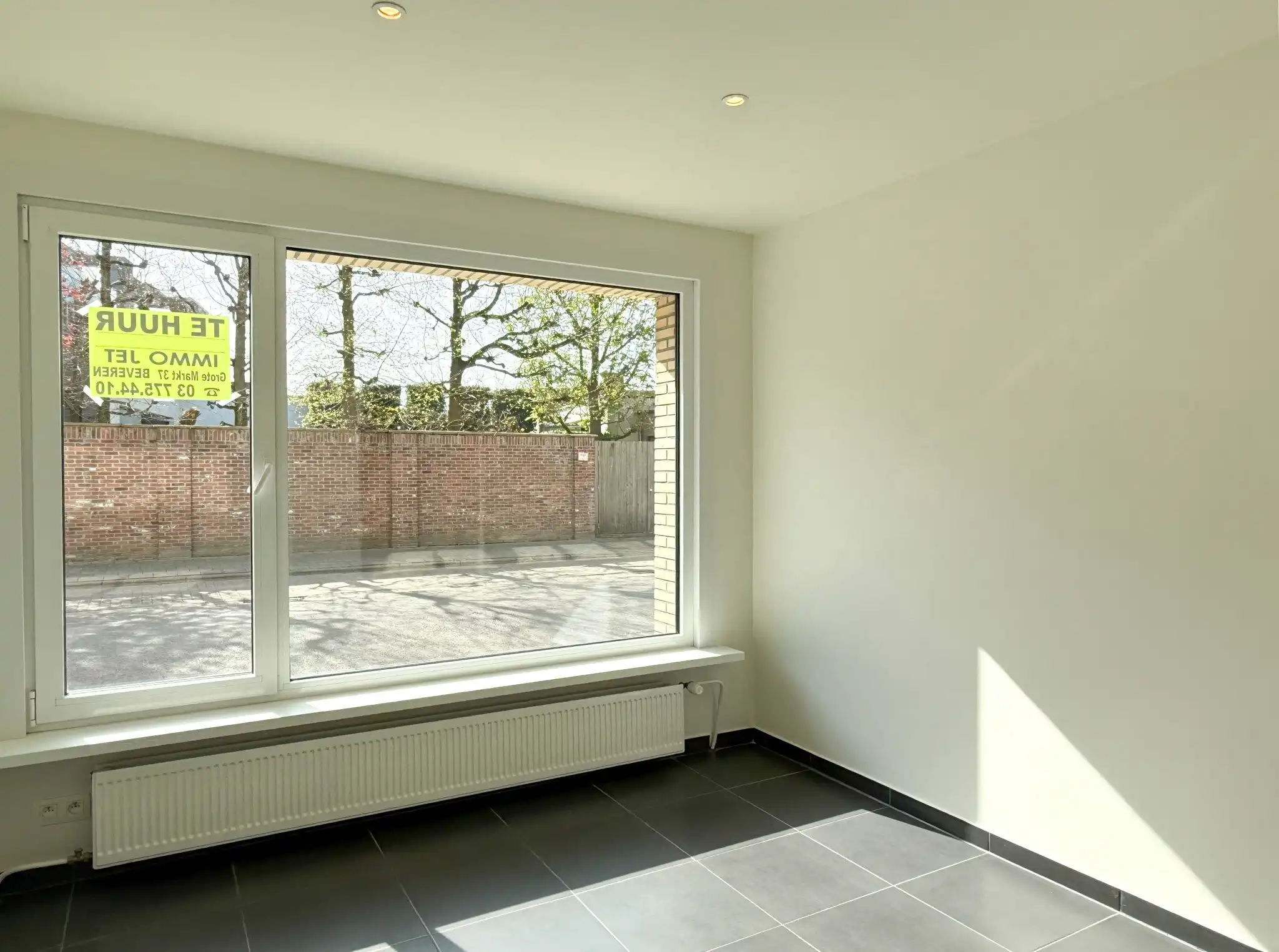 Appartement met 2 slaapkamers op toplocatie in Beveren nabij het station foto 9