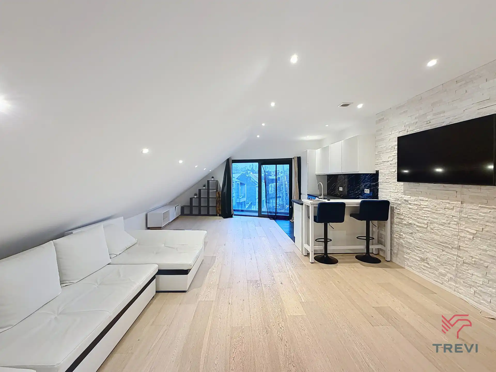 3 kamerappartement in een recent gebouw  foto {{pictureIndex}}