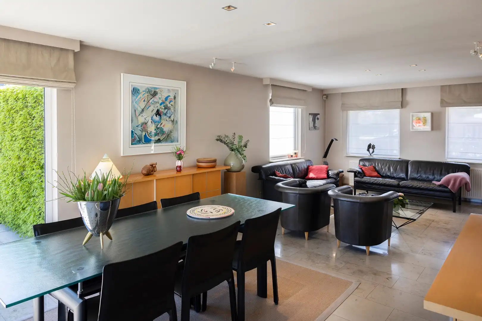 Ruime, goed onderhouden villa met extra polyvalente ruimte. foto 3