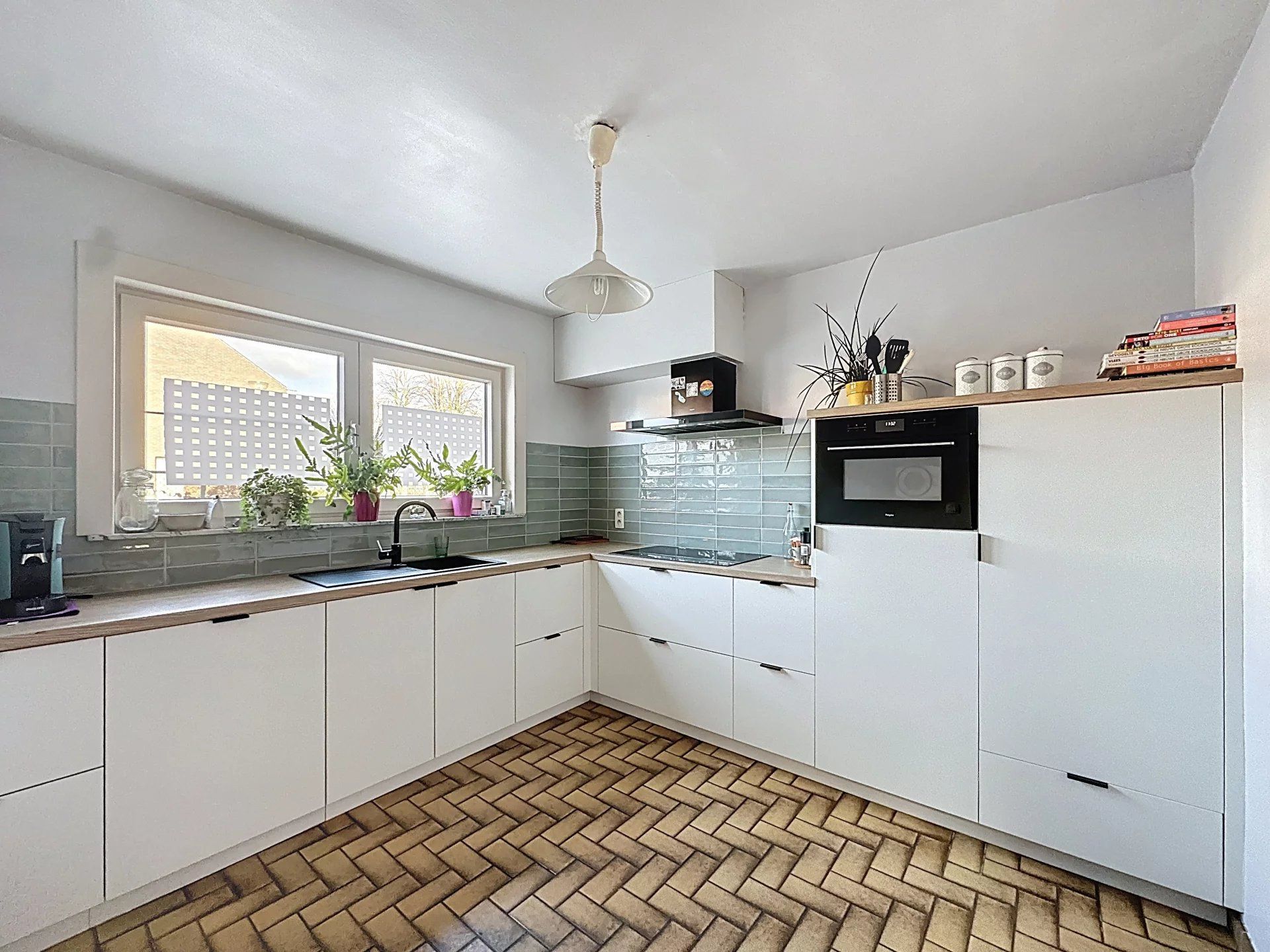 Recent gerenoveerde woning met 3 ruime slaapkamers en kleine tuin vlakbij het centrum. foto 11