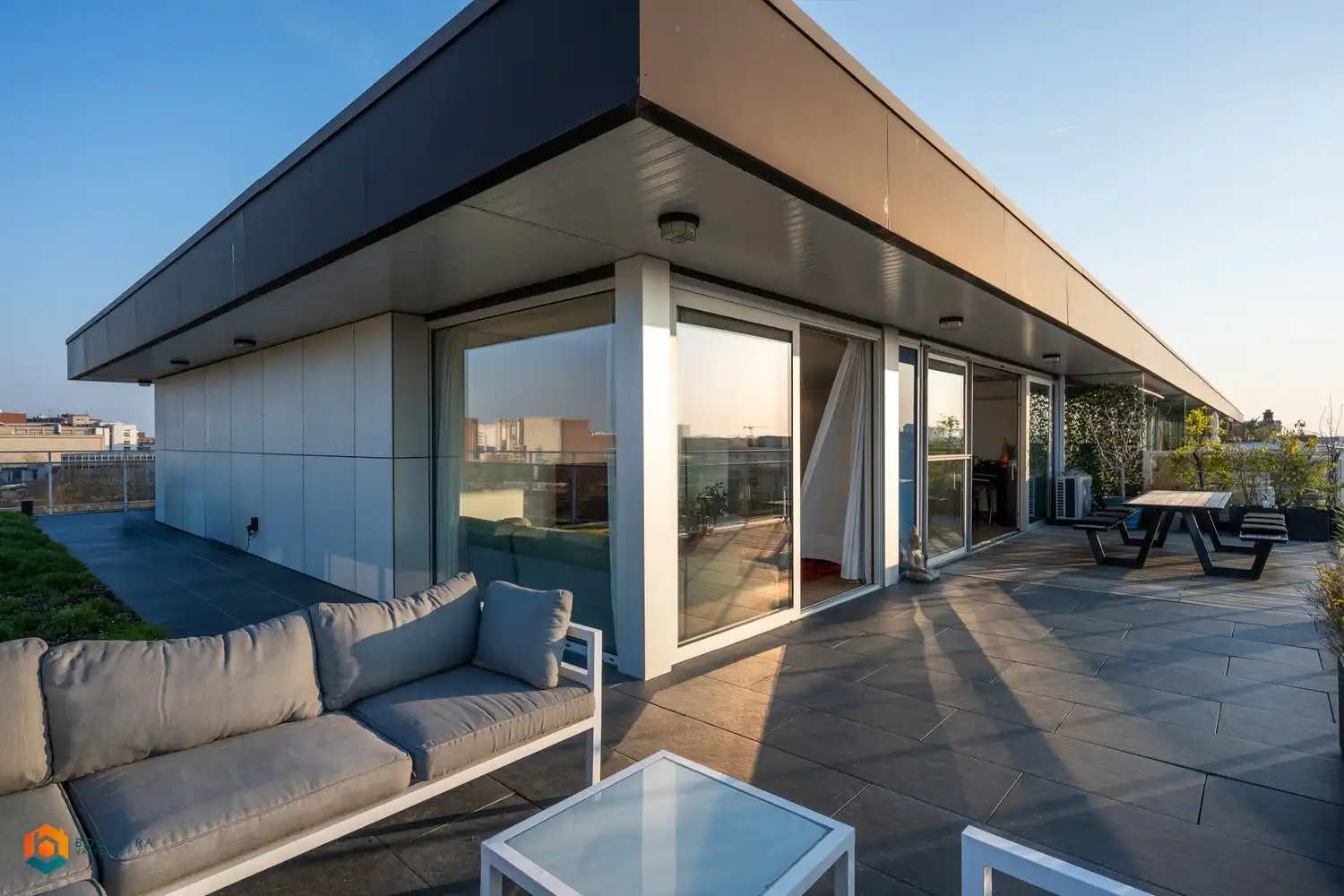 Exclusieve penthouse met 3 slpkrs, zéér riant terras (115 m²) en 2 autostaanplaatsen foto 23