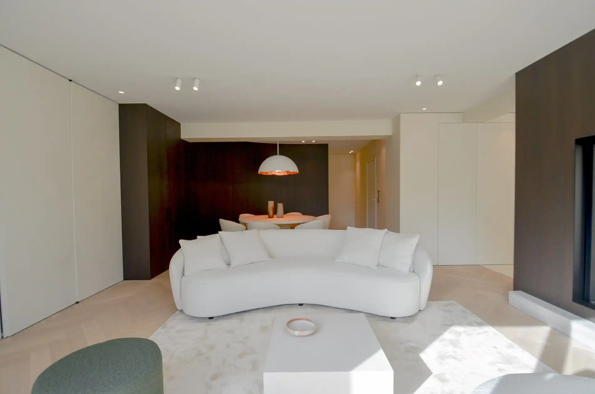 Uitzonderlijk, tijdloos volledig gerenoveerd appartement met een open zicht . foto 11