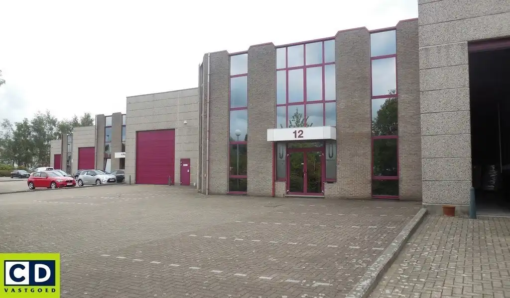 Magazijn met kantoren te huur langsheen A12  te Schelle foto 8