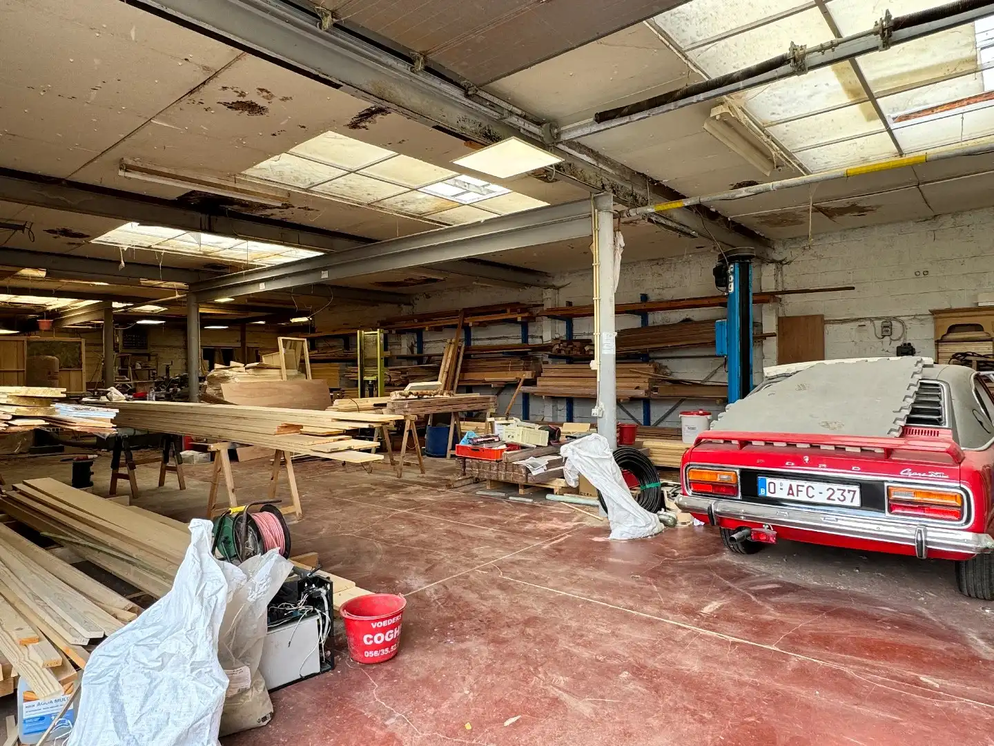 Loods op 872 m² te Kuurne. foto 3