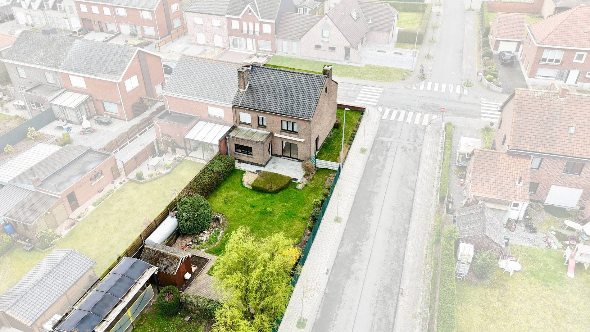 Halfopen woning met 4 slaapkamers en uitweg op toplocatie foto 2
