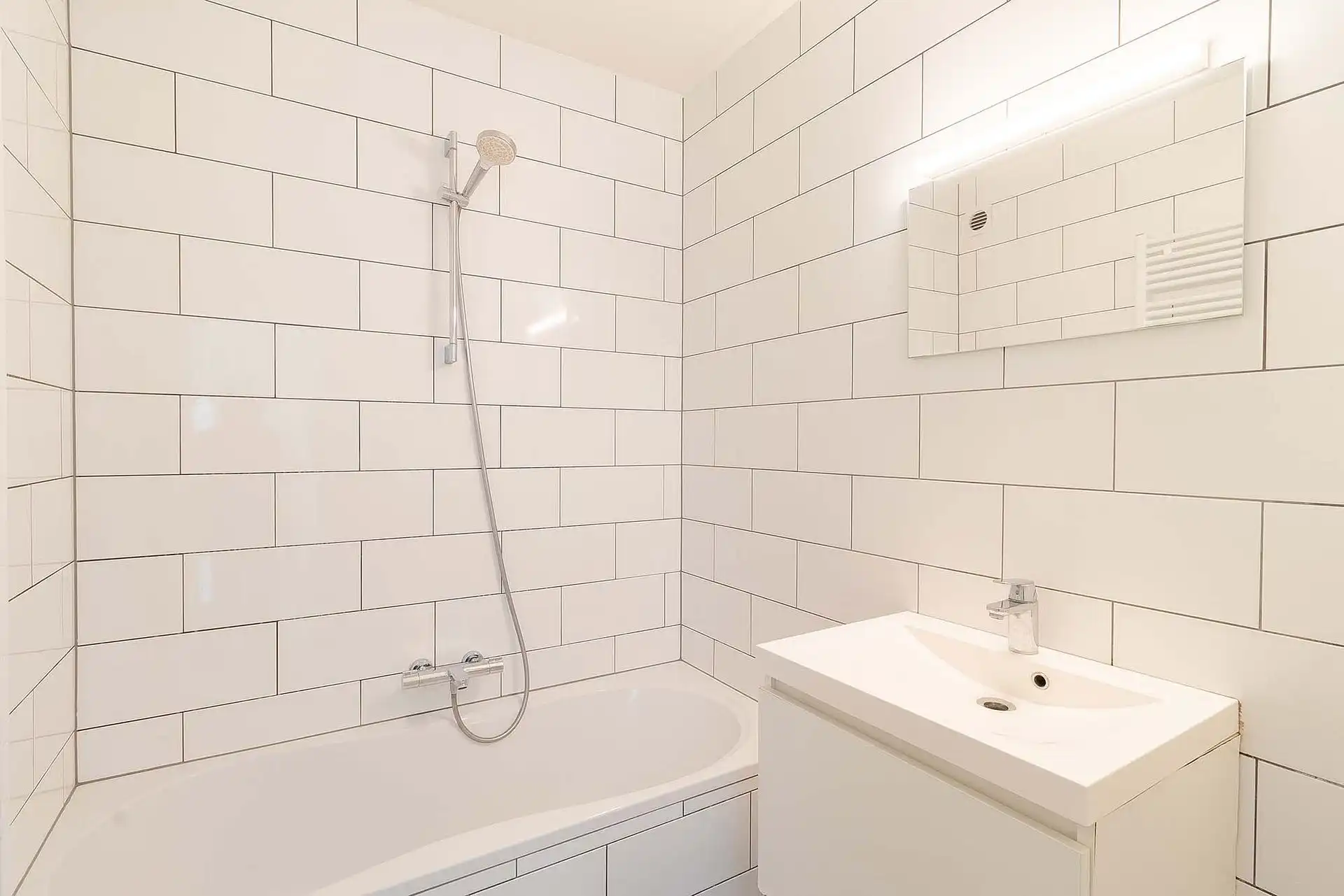 Instapklaar appartement met grote tuin in Berchem foto 9