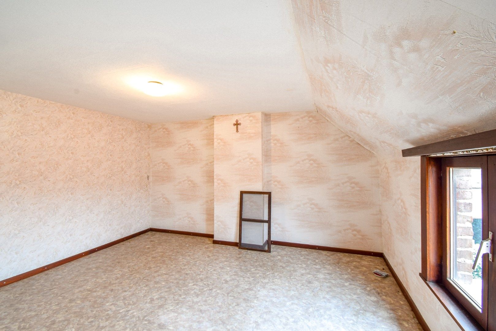 Te renoveren halfopen woning in Koekelare foto 15