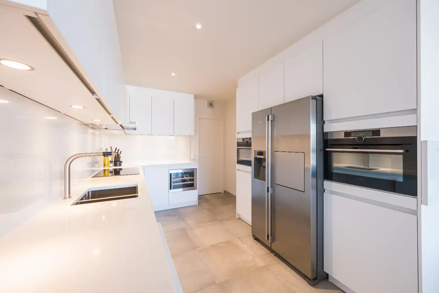 Ruim en jong appartement op centrale ligging! foto 12
