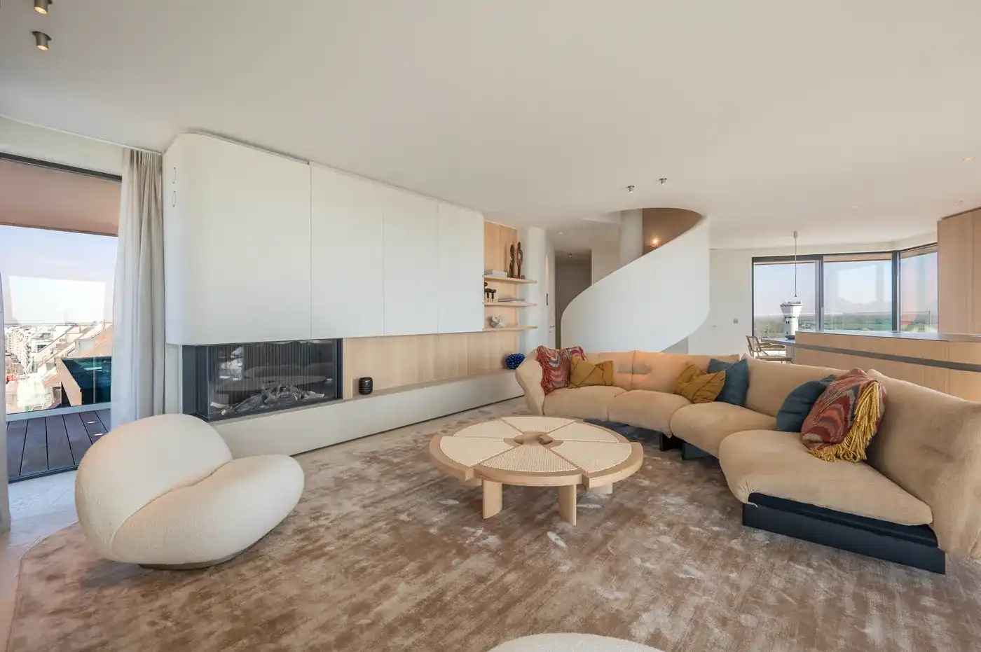 Uitzonderlijk duplex penthouse met een ideale oriëntatie en een fenomenaal panoramisch zicht over de Noordzee, Duinbergen en het Albertstrand foto 5