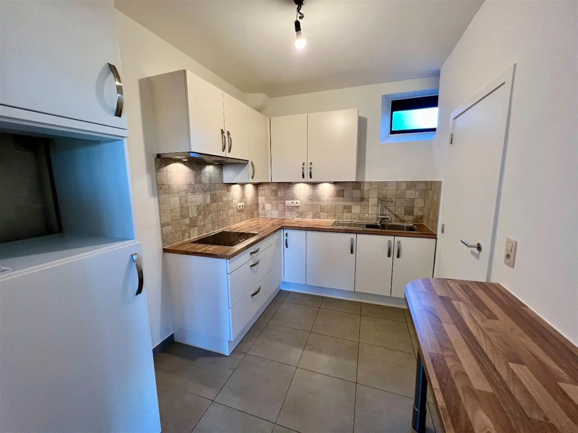 Ruim duplex-appartement met 1 slpk en bew. opp. van 70 m² op centrale ligging te Lier! foto 5