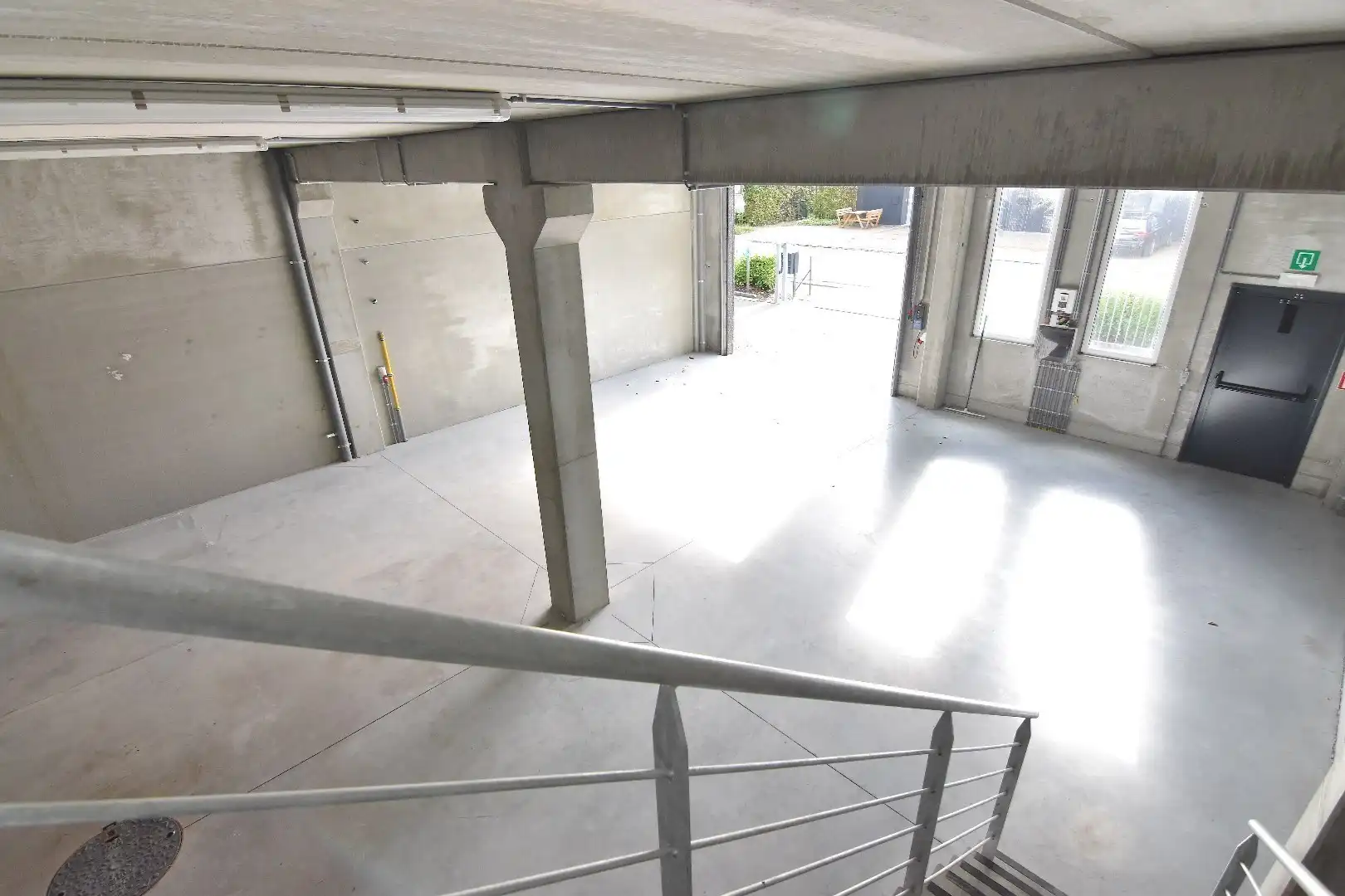 KMO-unit TE HUUR te Sint-Michiels (Brugge) foto 9