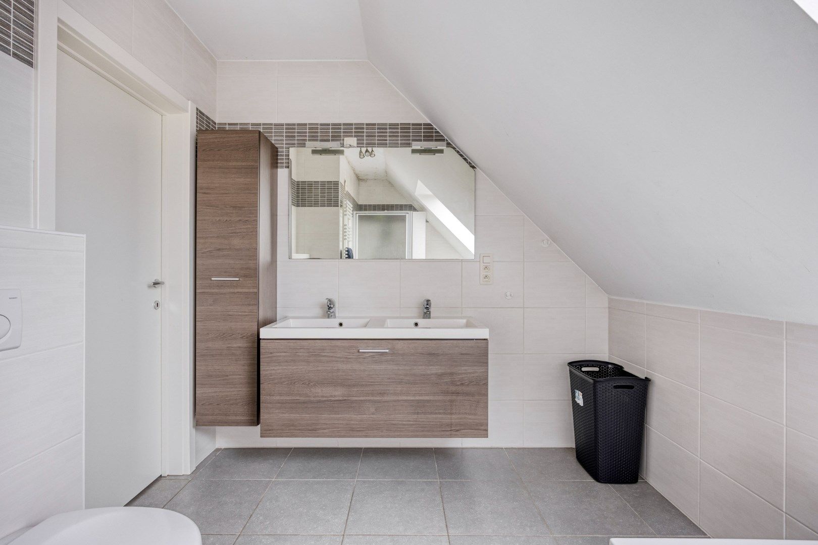 Ruime, moderne duplex met 3 slaapkamers, dressing én zolder – instapklaar en energiezuinig! foto 15