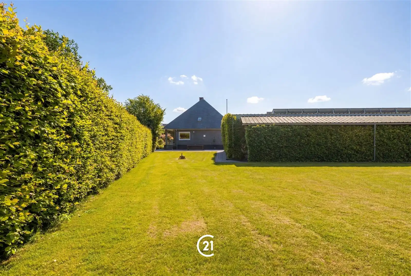 INSTAPKLARE VILLA MET LOODS TE ZWALM foto 10