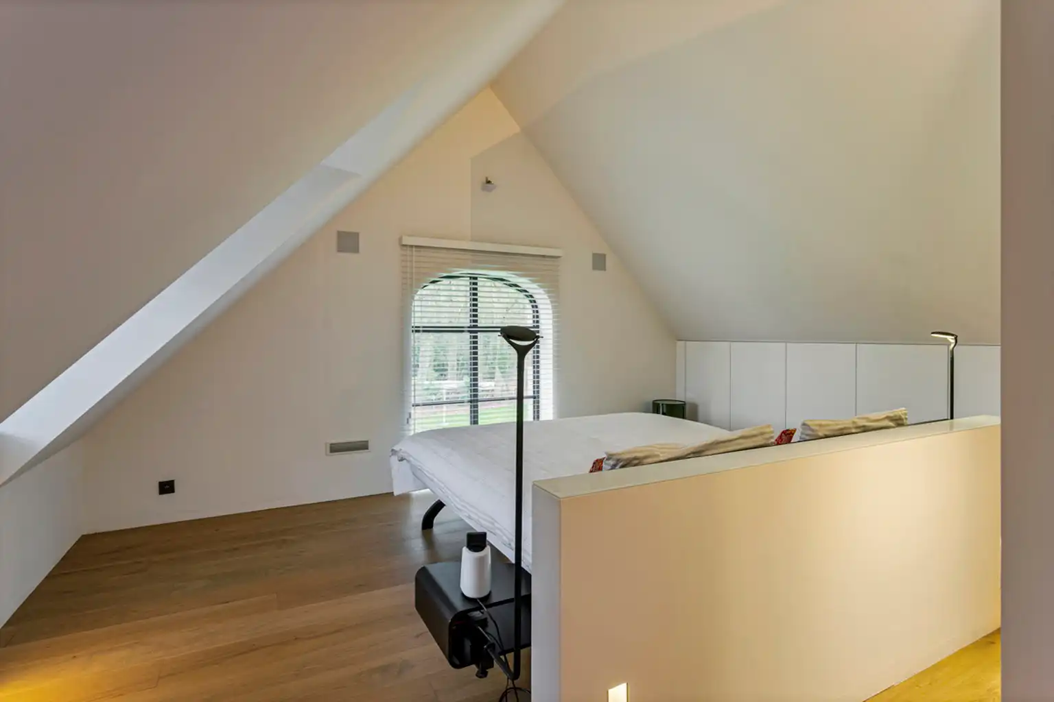 LUXUEUS EN EXCLUSIEF LANDHUIS  MET PARKTUIN.  foto 24