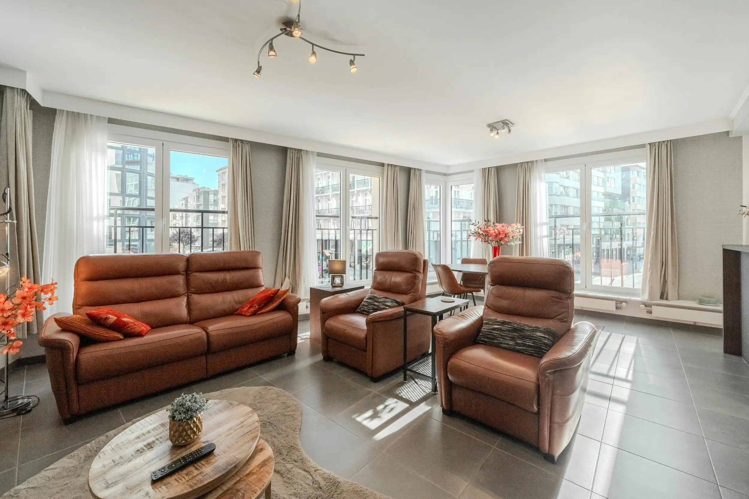 Appartement te koop vlakbij de zeedijk te centrum Oostende foto 2