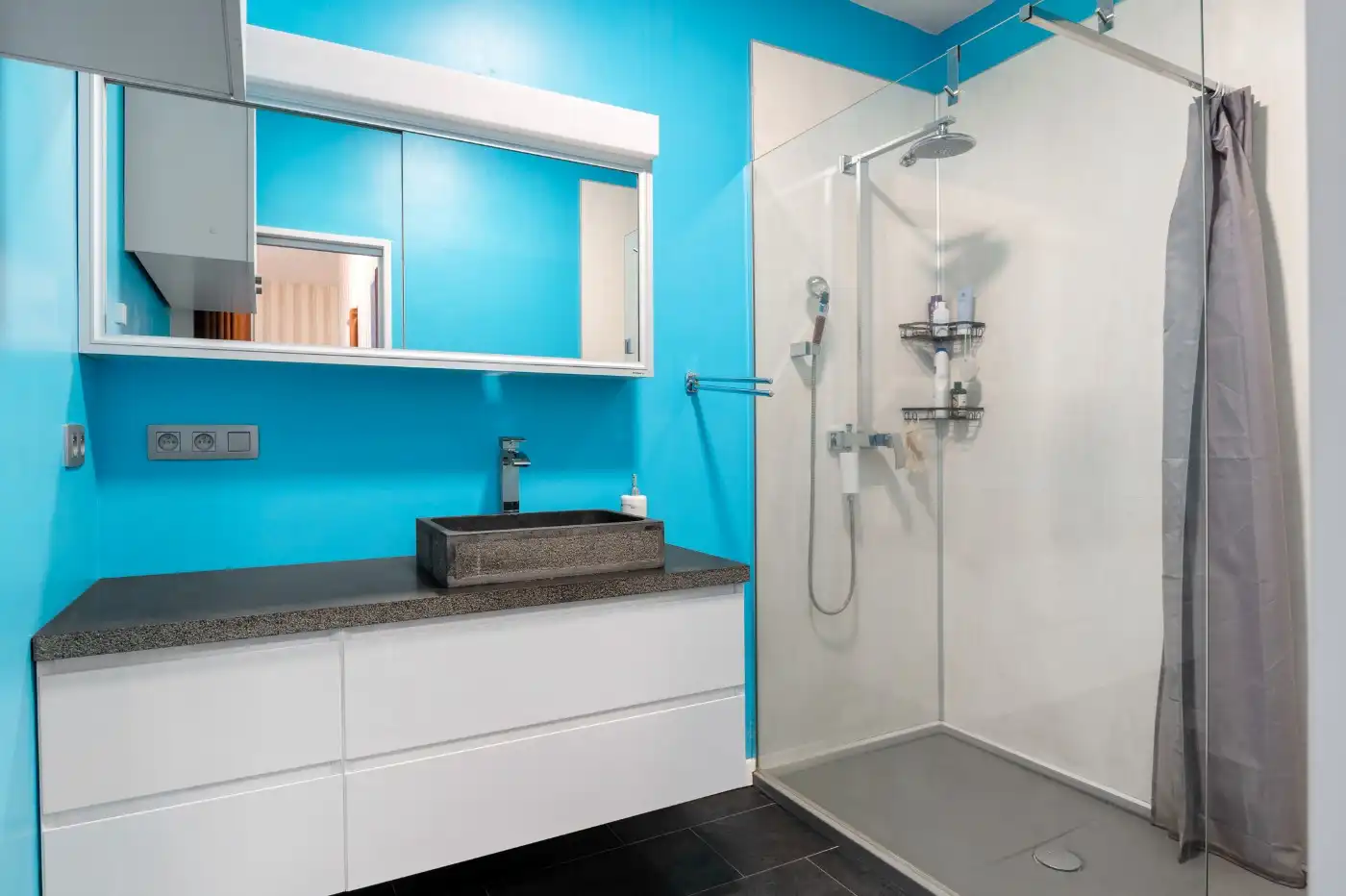 Instapklaar appartement met 2 slpk., balkon en garagebox foto 13