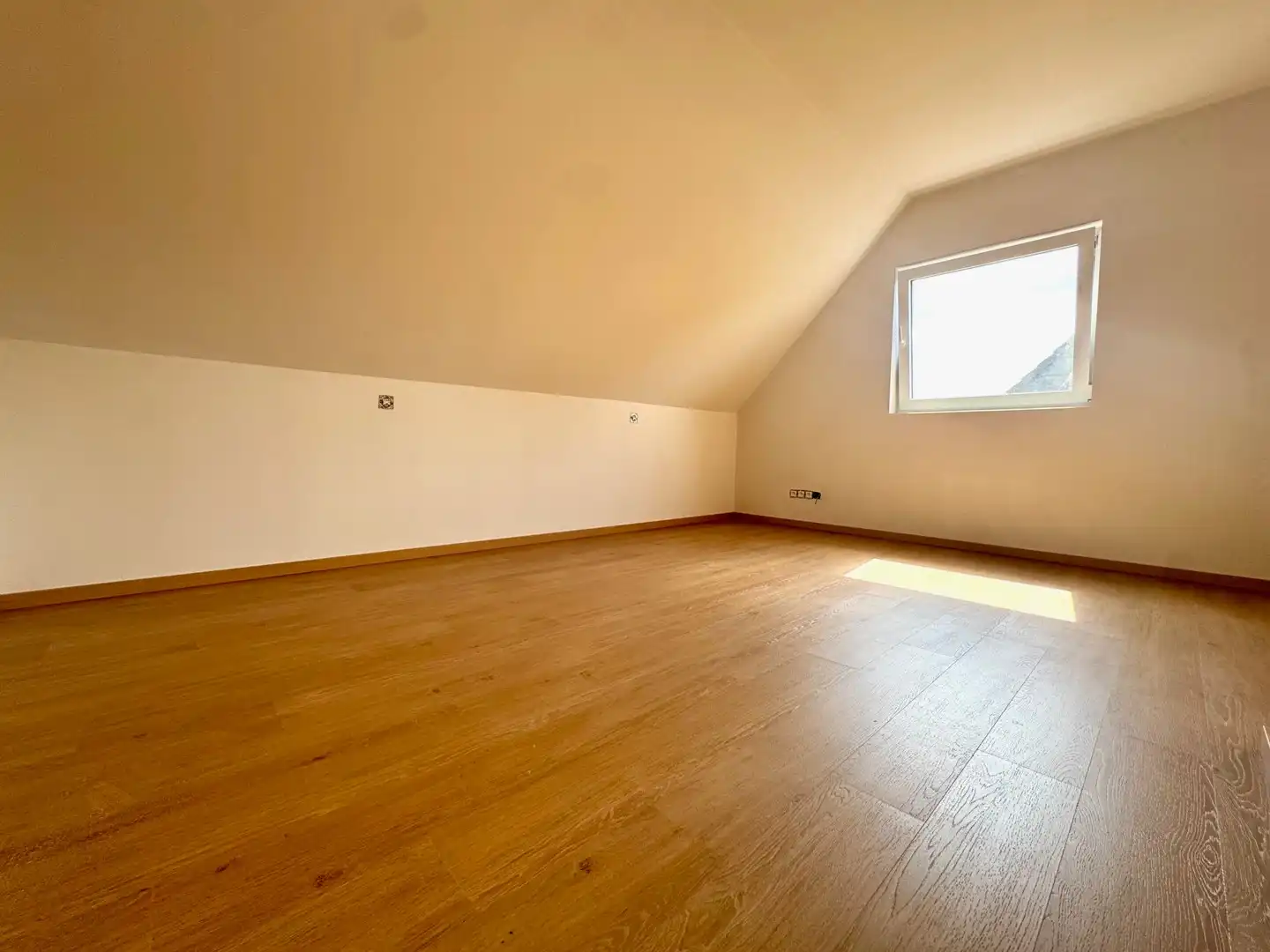 Nieuwbouwwoning in doodlopende straat, vlakbij centrum Deerlijk foto 12