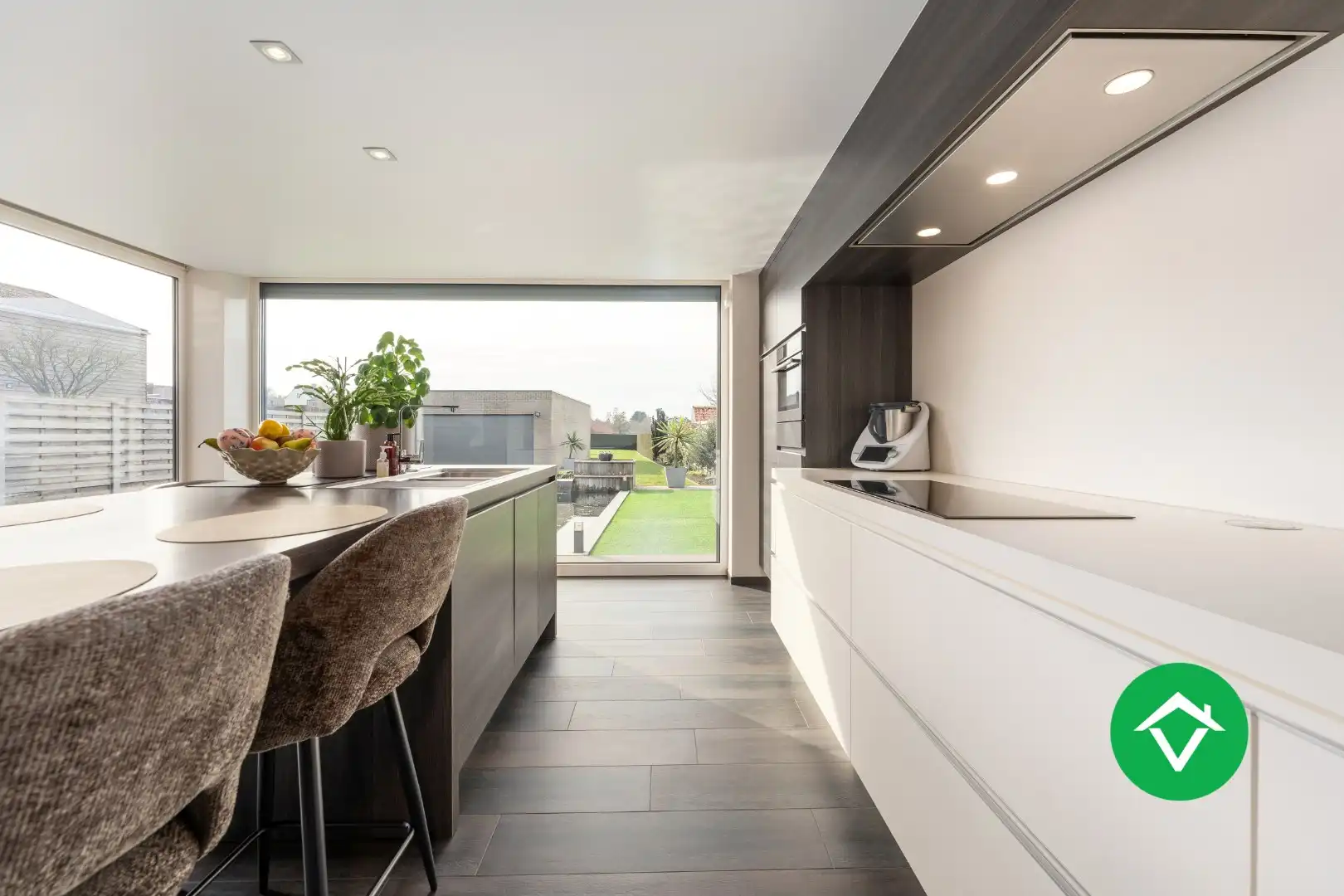 Alleenstaande woning met 4 slaapkamers en garage te Aartrijke foto 11