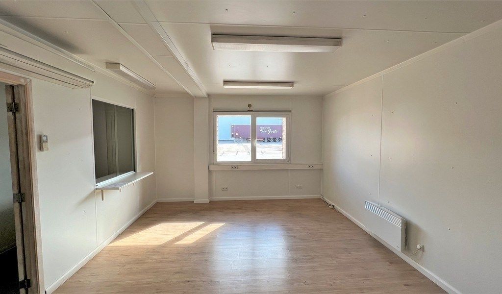 Magazijn te huur vlakbij afrit E17 te Sint-Niklaas foto 15