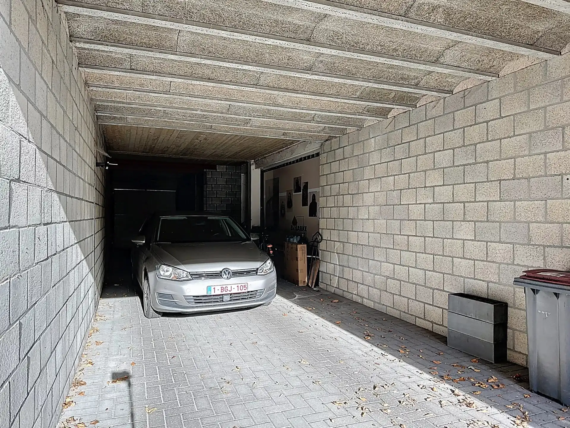 Zeer ruim en luxueus appartement met 2 slaapkamers, terras, tuin en overdekte staanplaats. foto 33