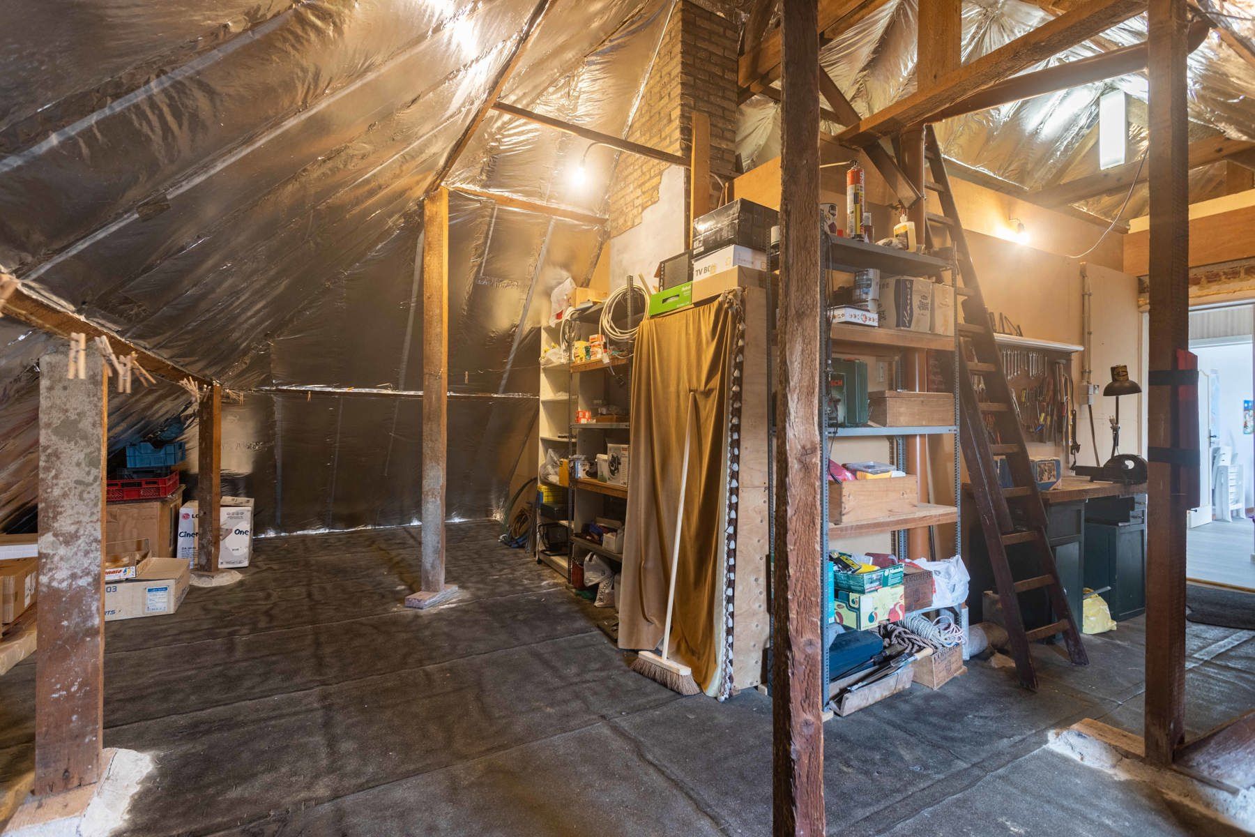Charmante gezinswoning met 5 slaapkamers en riante tuin. foto 23