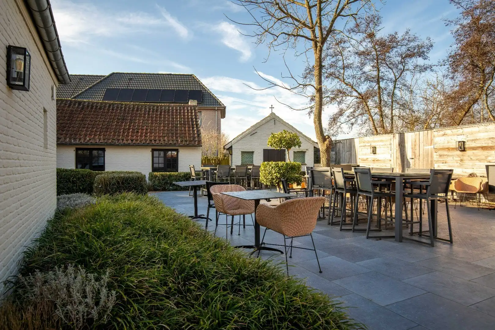 Luxe commercieel pand met o.a. woonst, parking en veel potentieel foto 18