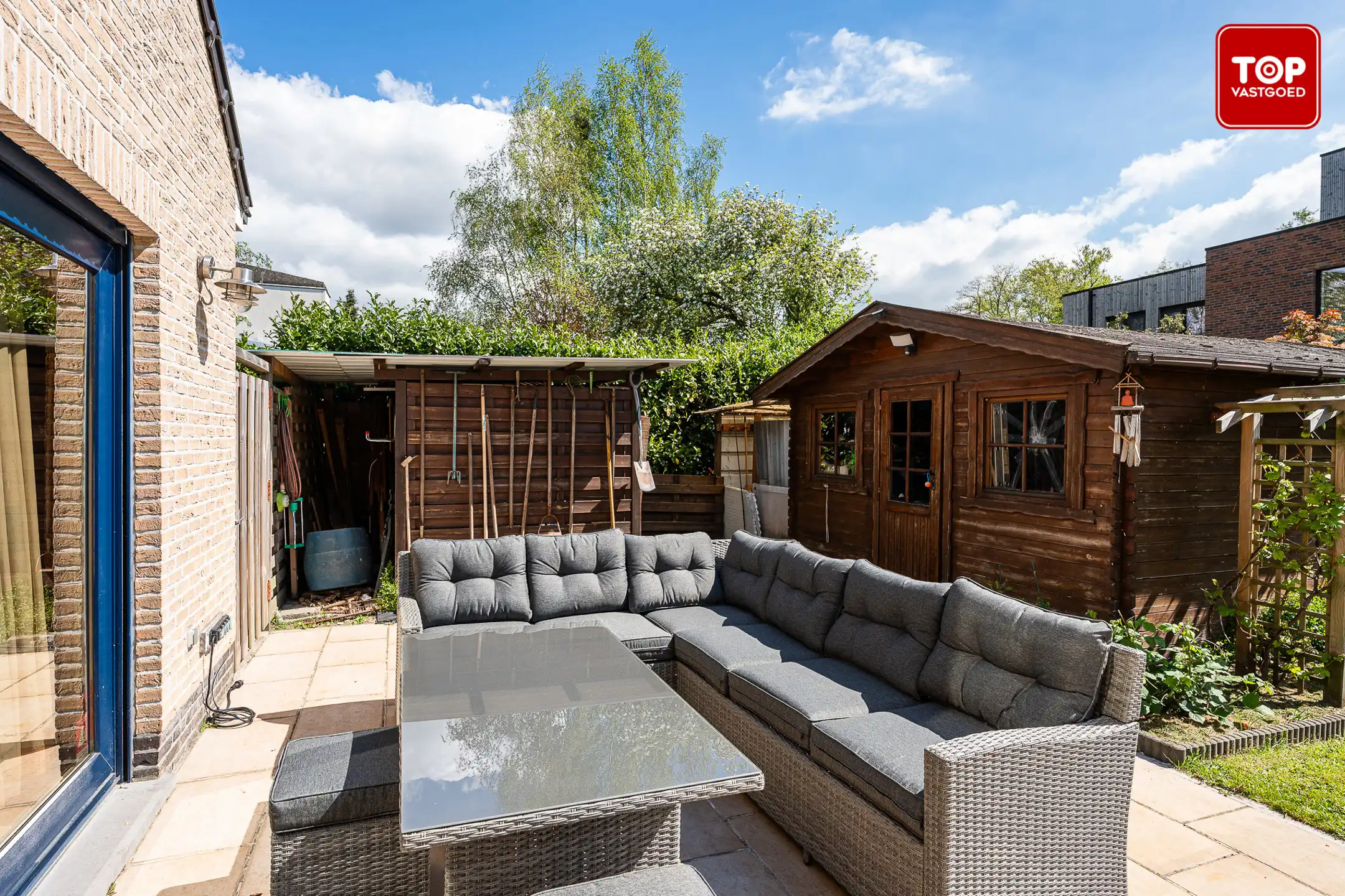 Instapklare open bebouwing in een rustige straat zonder doorgaand verkeer.  foto 24