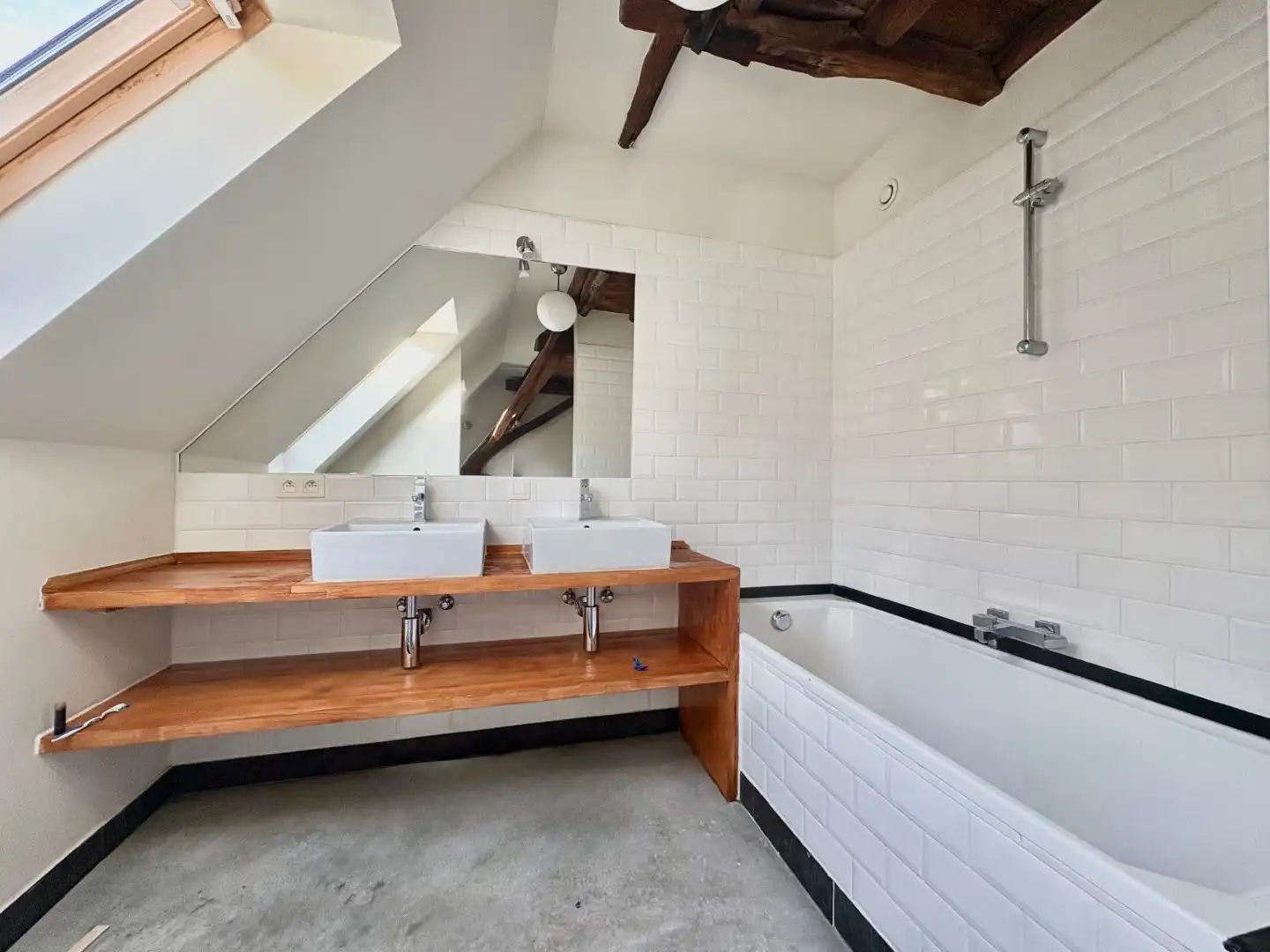 Stijlvol 3-slaapkamer duplexappartement met zonnig terras foto 9