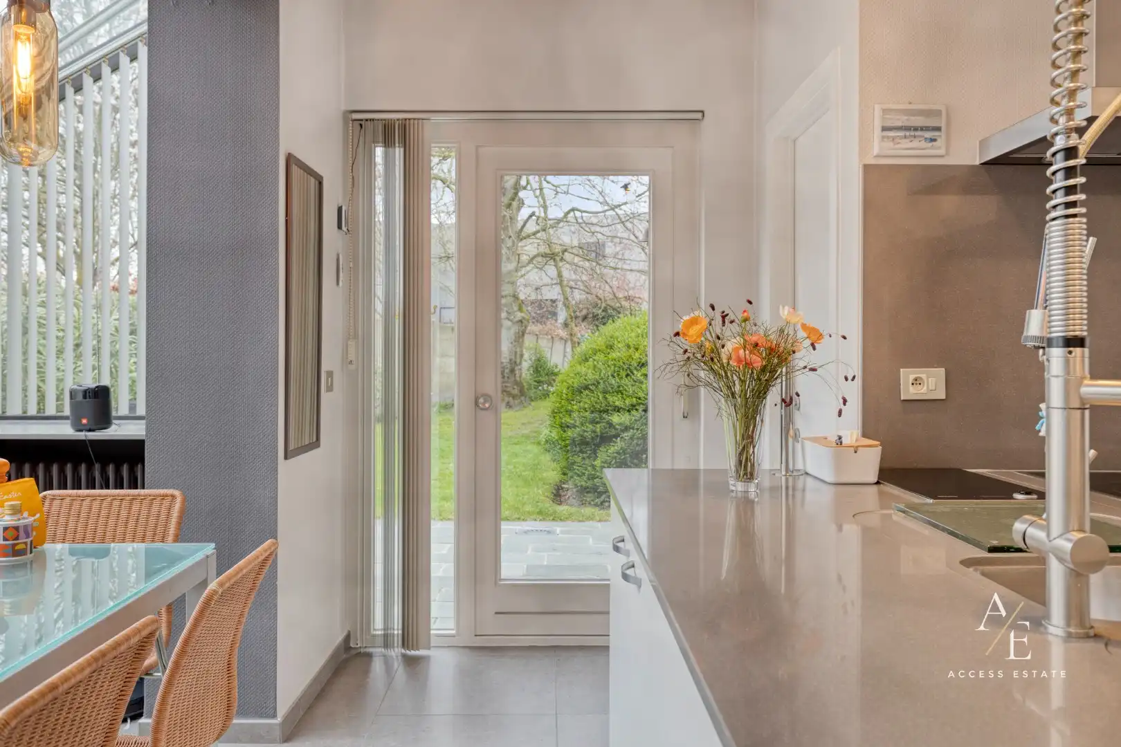 Ruime gezinswoning (327m²) met zonnige, rustige tuin zonder inkijk in Beveren-Leie foto 13