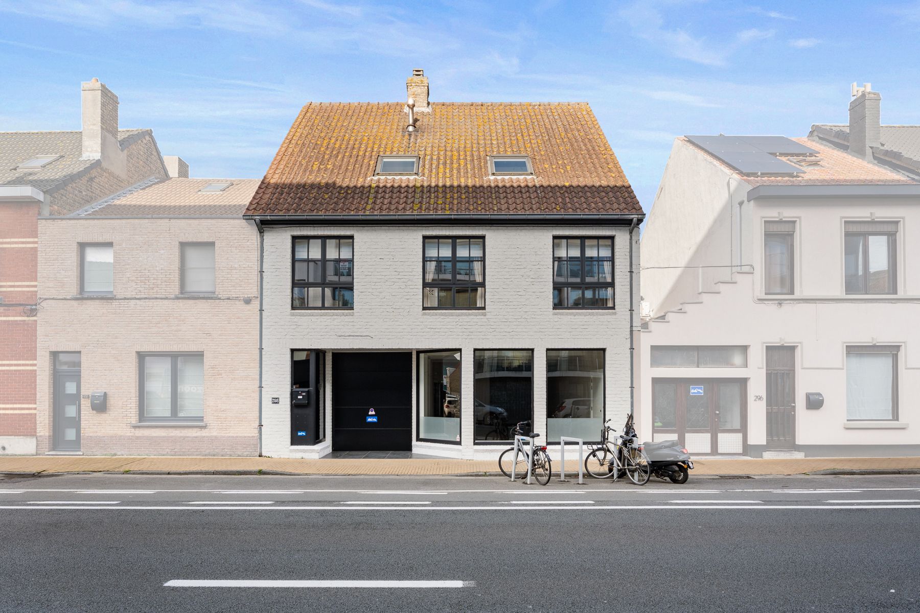 Instapklaar handelspand met woonst op topligging in Oostende foto 14